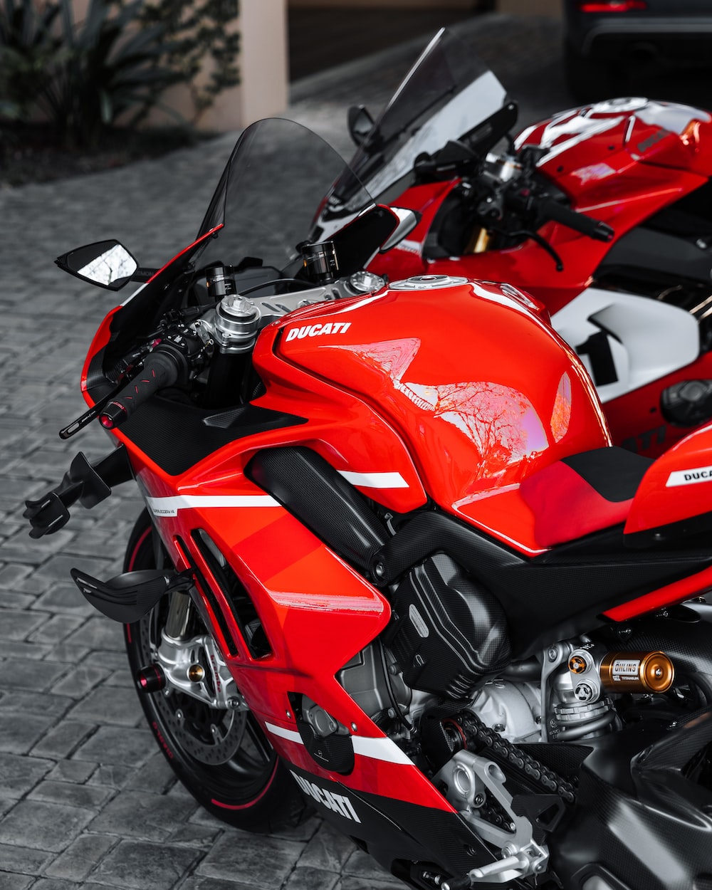 R15 V4 Picture. Download Free Image