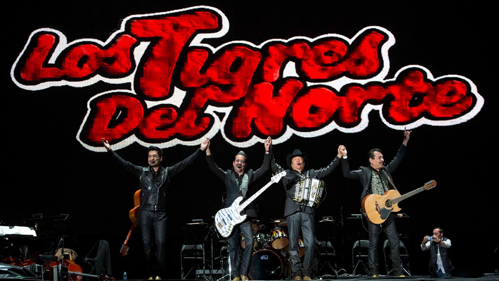 Los Tigres del Norte and Alejandro Fernandez offer free concert tickets for Dreamers