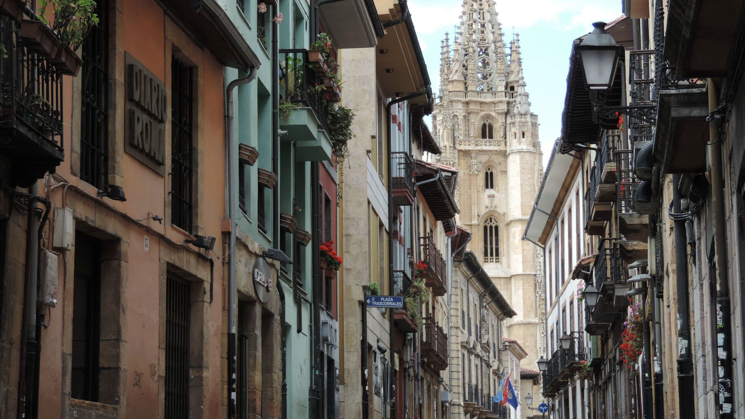 Oviedo 4K wallpaper for your desktop or mobile screen free and easy to download