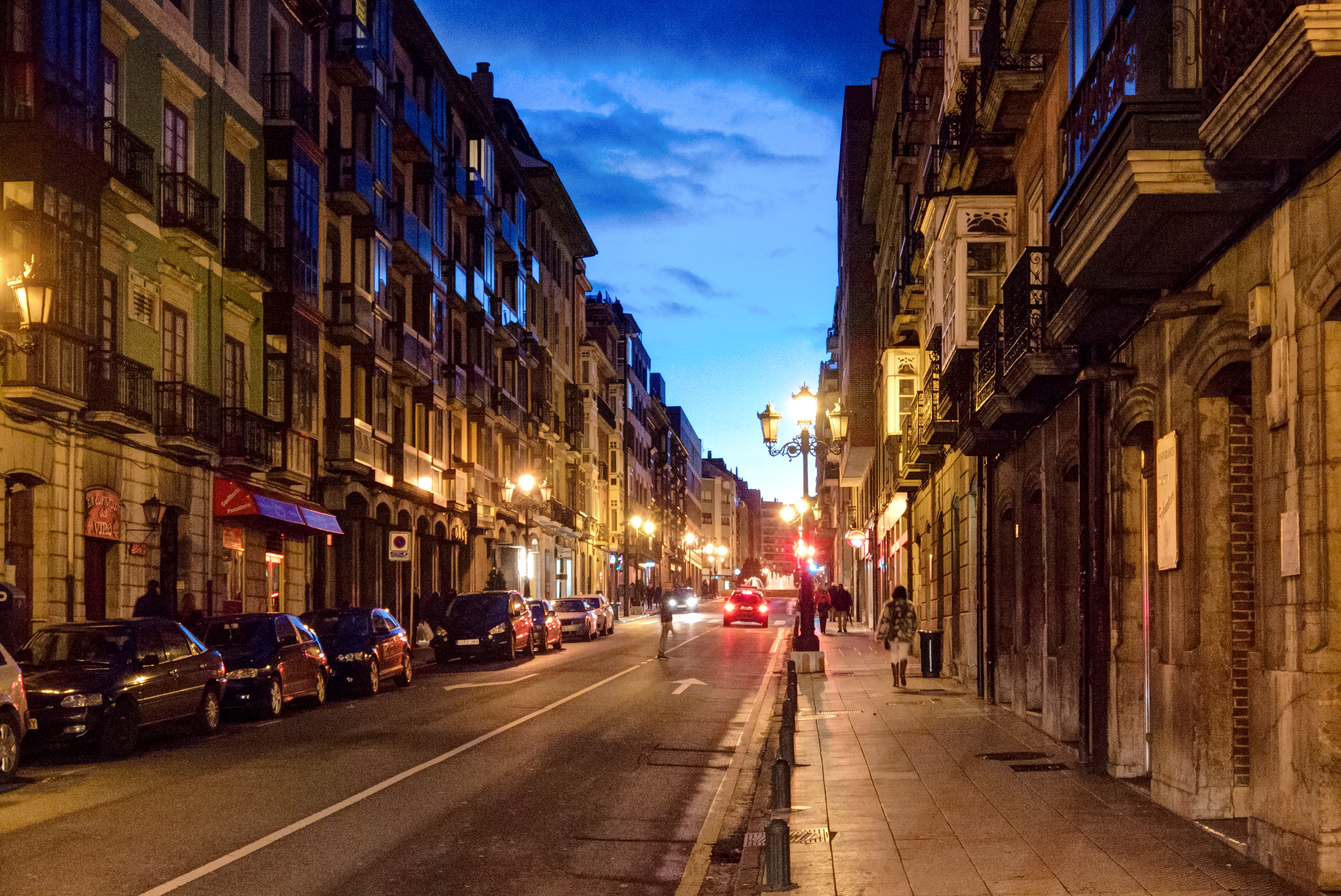 Wallpaper, street, urban, night, noche, calle, asturias, nocturna, oviedo, coches, fuga 3868x2584