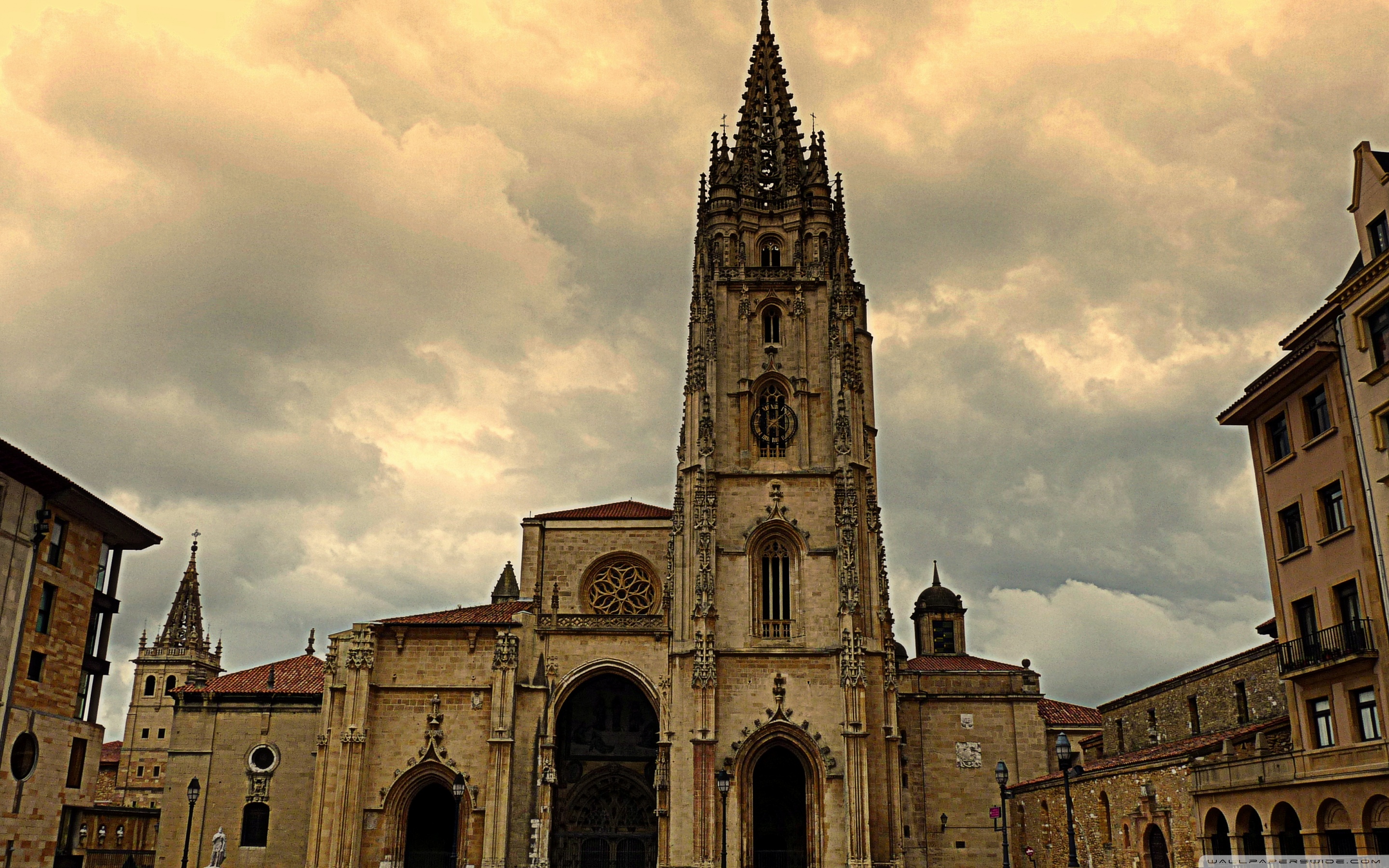Catedral de San Salvador en Oviedo Ultra HD Desktop Background Wallpaper for 4K UHD TV, Widescreen & UltraWide Desktop & Laptop