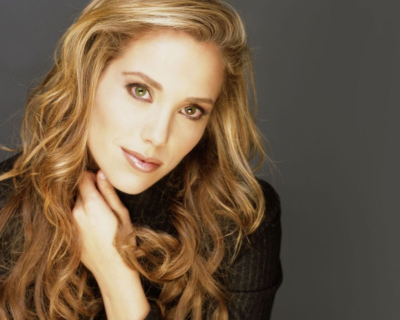 Elizabeth Berkley HD Wallpaperwallpaper.net