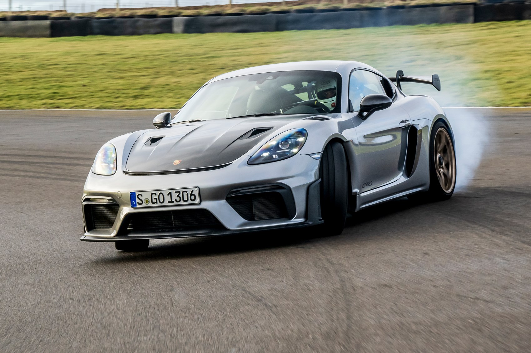 Porsche 718 Cayman GT4 RS review: pushing the limits