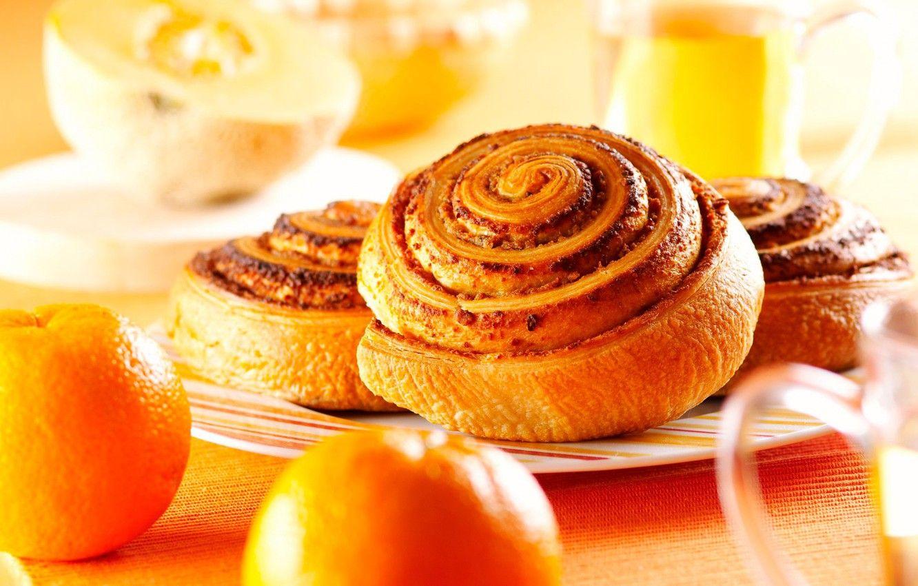 Cinnamon Roll Wallpaper