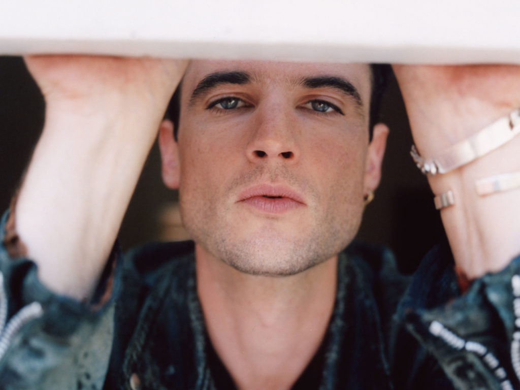 Tom Sturridge strips down in 'The Sandman'—and adds some layers of his own