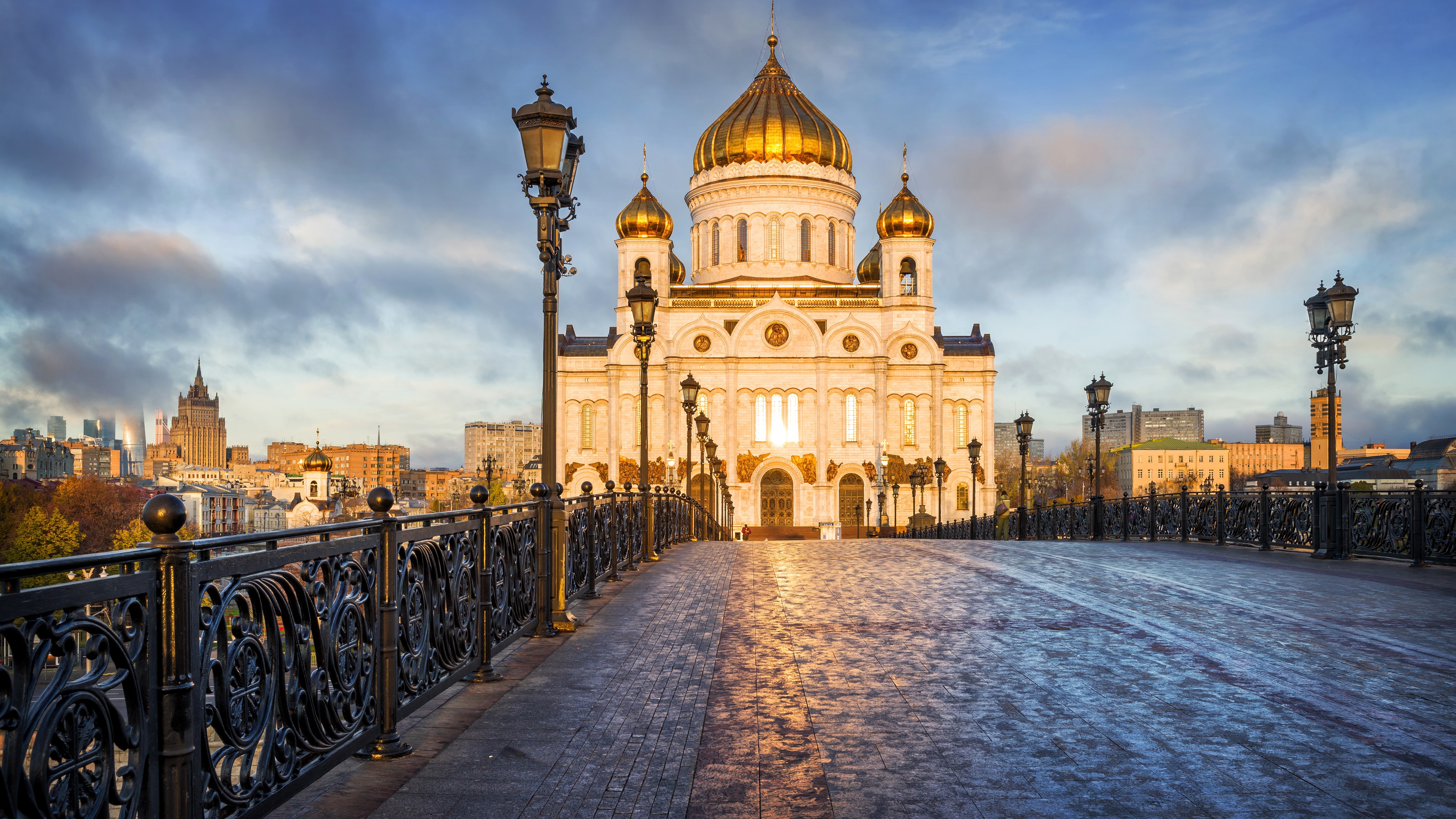 Wallpaper Russia, Moscow, Palace, cathedral, bridge, lights 3840x2160 UHD 4K Picture, Image
