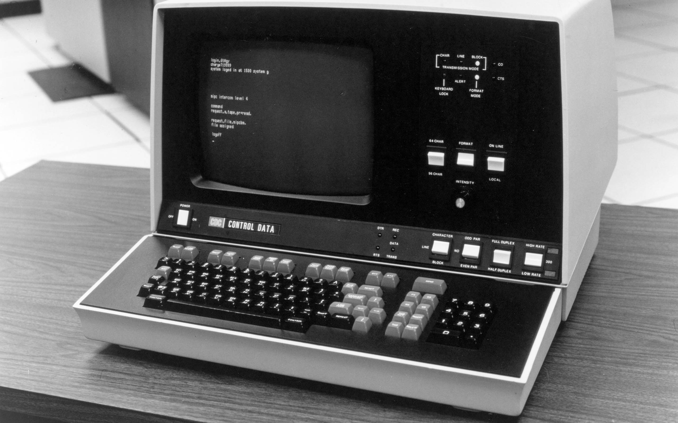 Old Computers Wallpaperx1600