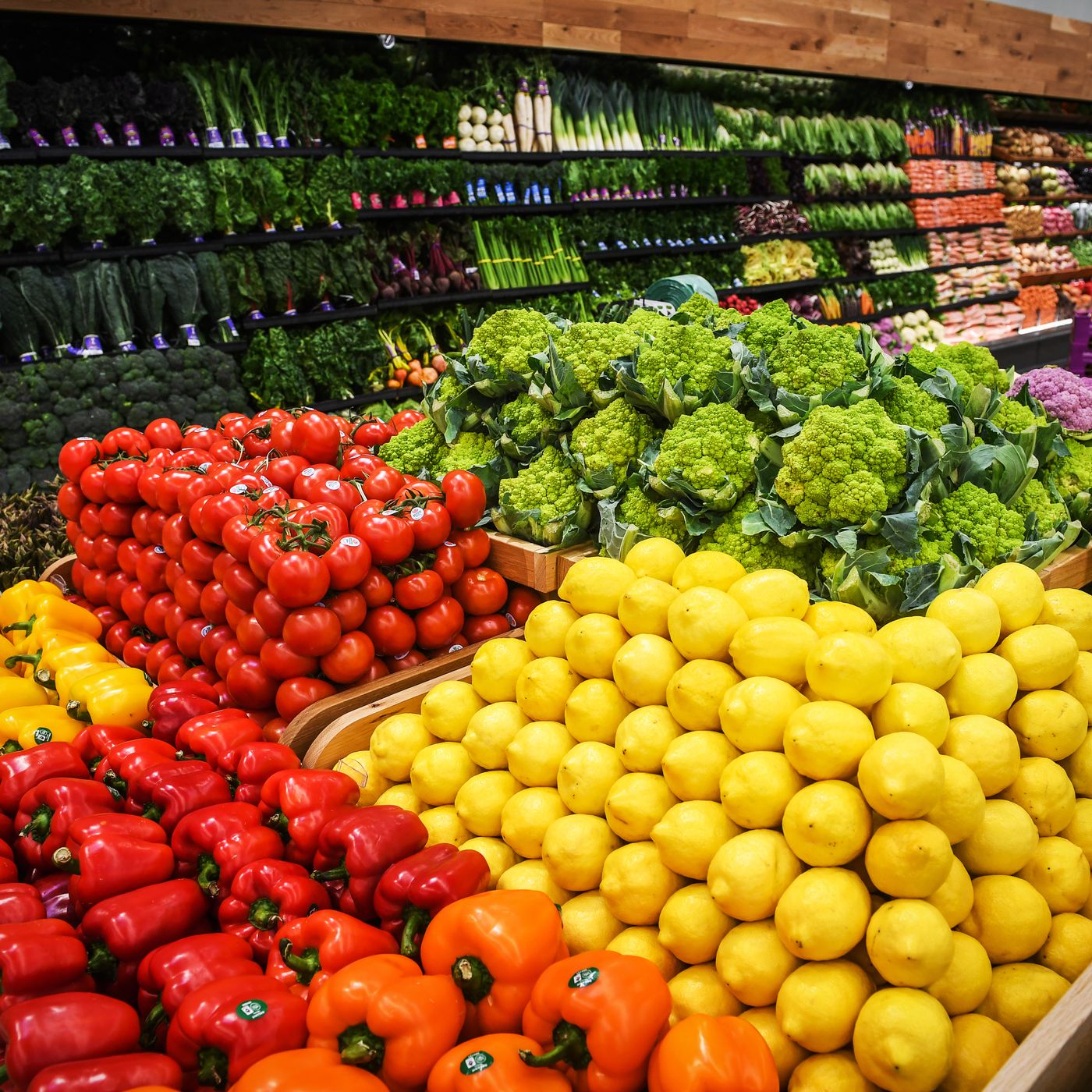 Food labels and the lies they tell us about grocery store 'best before' expiration dates