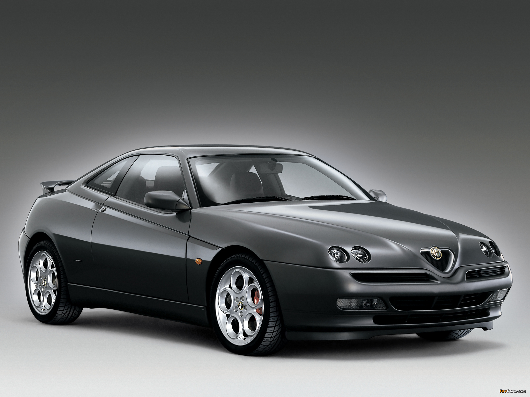 Alfa Romeo GTV 916 Wallpaper