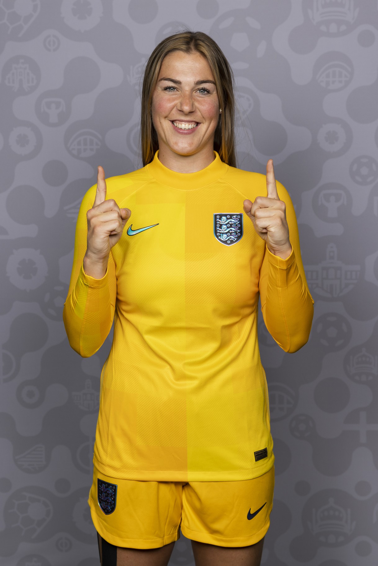 Who is England goalkeeper Mary Earps?