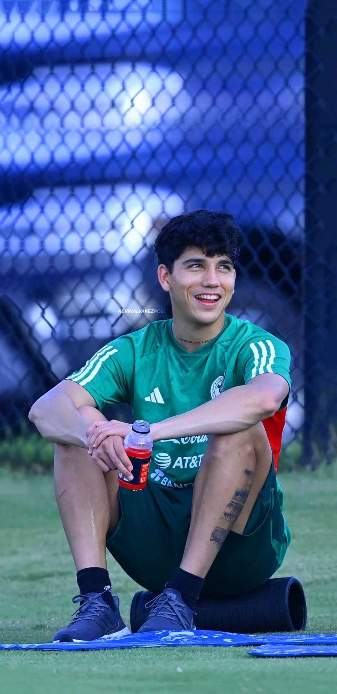 Kevin Alvarez Wallpaper Discover more CF Pachuca, Football, Kevin Alvarez, Mexican, Mexico wallpaper. /kev. Soccer guys, Kevin, Mexico soccer