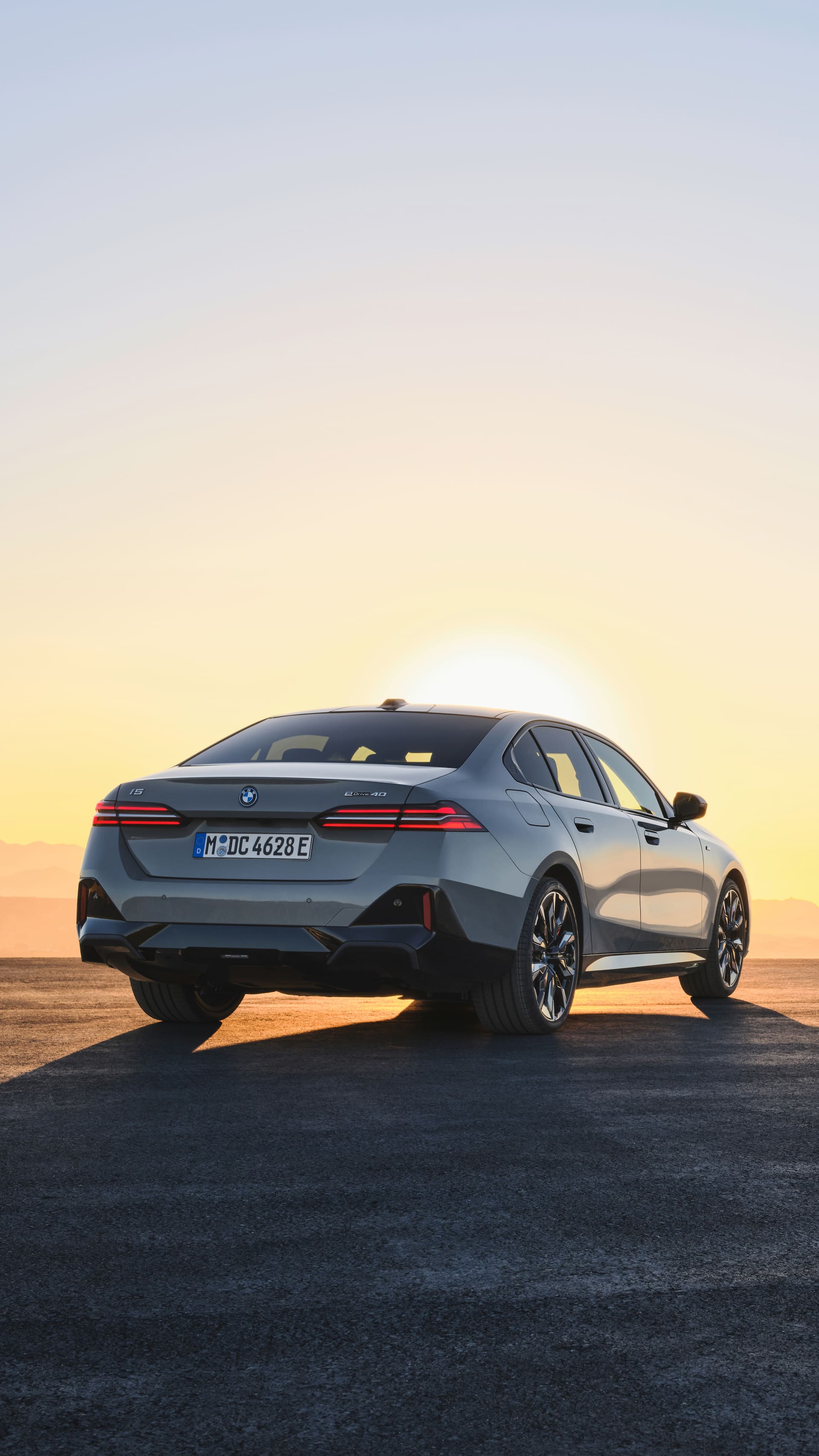 Exclusive: BMW wallpaper