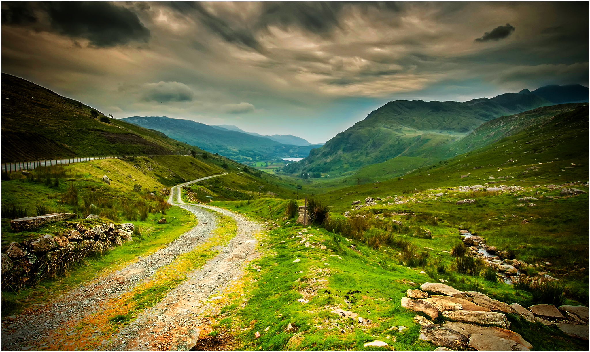 Wallpaper, park, blue, sky, mountain, green, Tourism, nature, Wales, clouds, rural, landscape, outdoors, countryside, moody, vibrant, hill, peak, national, valley, snowdonia, range, ogwen, nikon1224mmf4, nikond300s 2048x1224