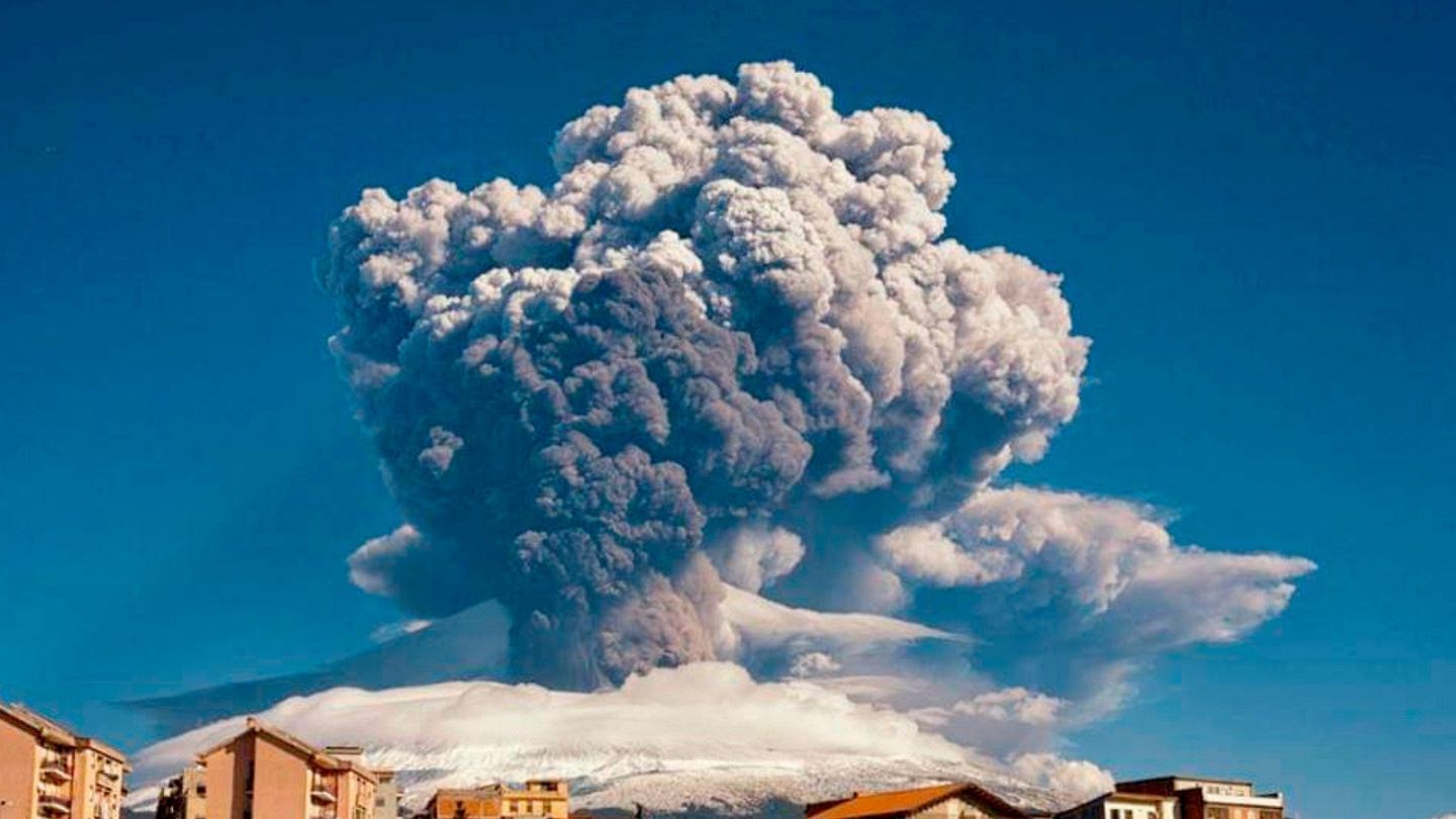 Italy's Mount Etna volcano spewing smoke and ash in new eruption