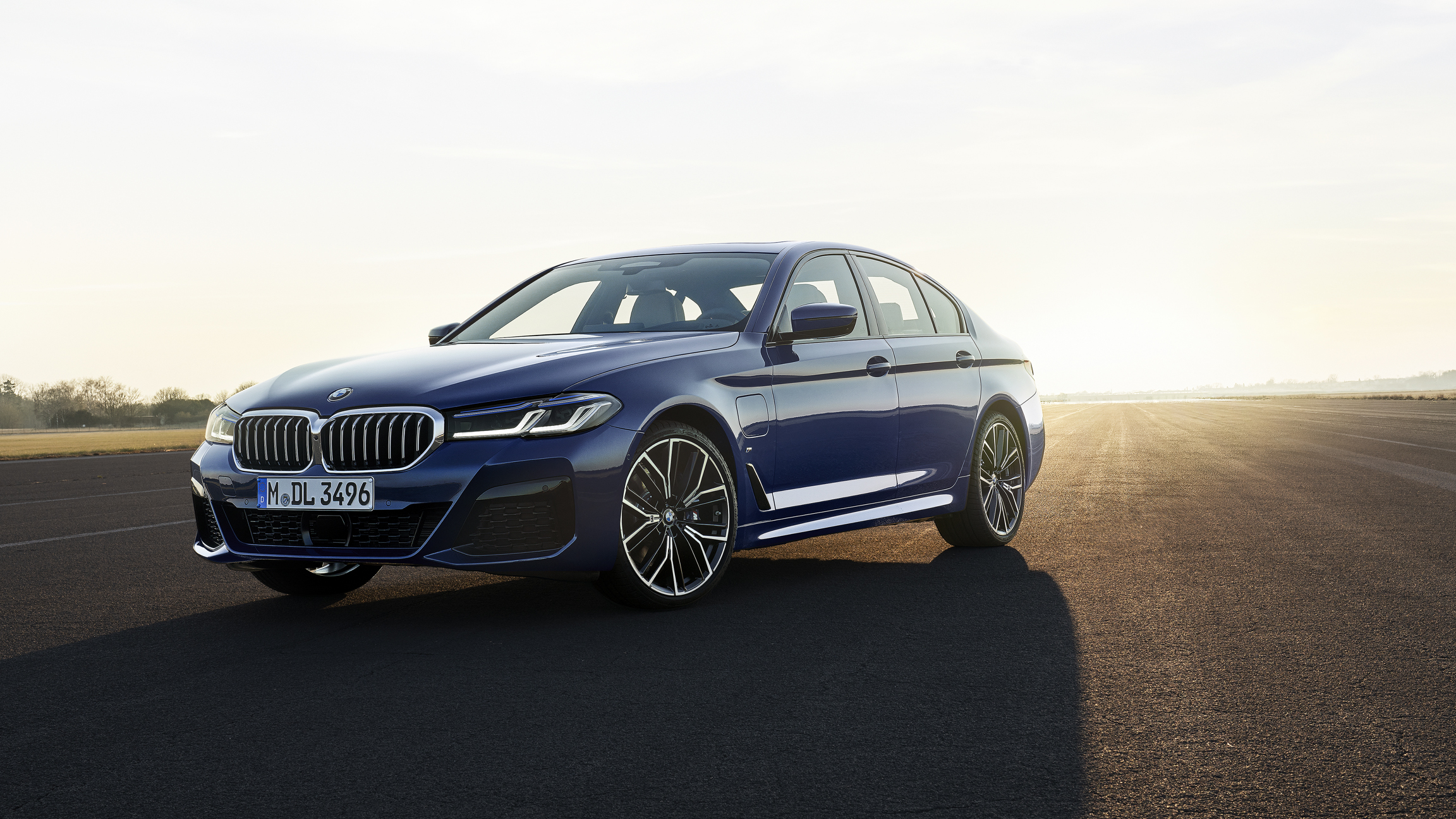 Vehicles BMW 5 Series HD Wallpaper