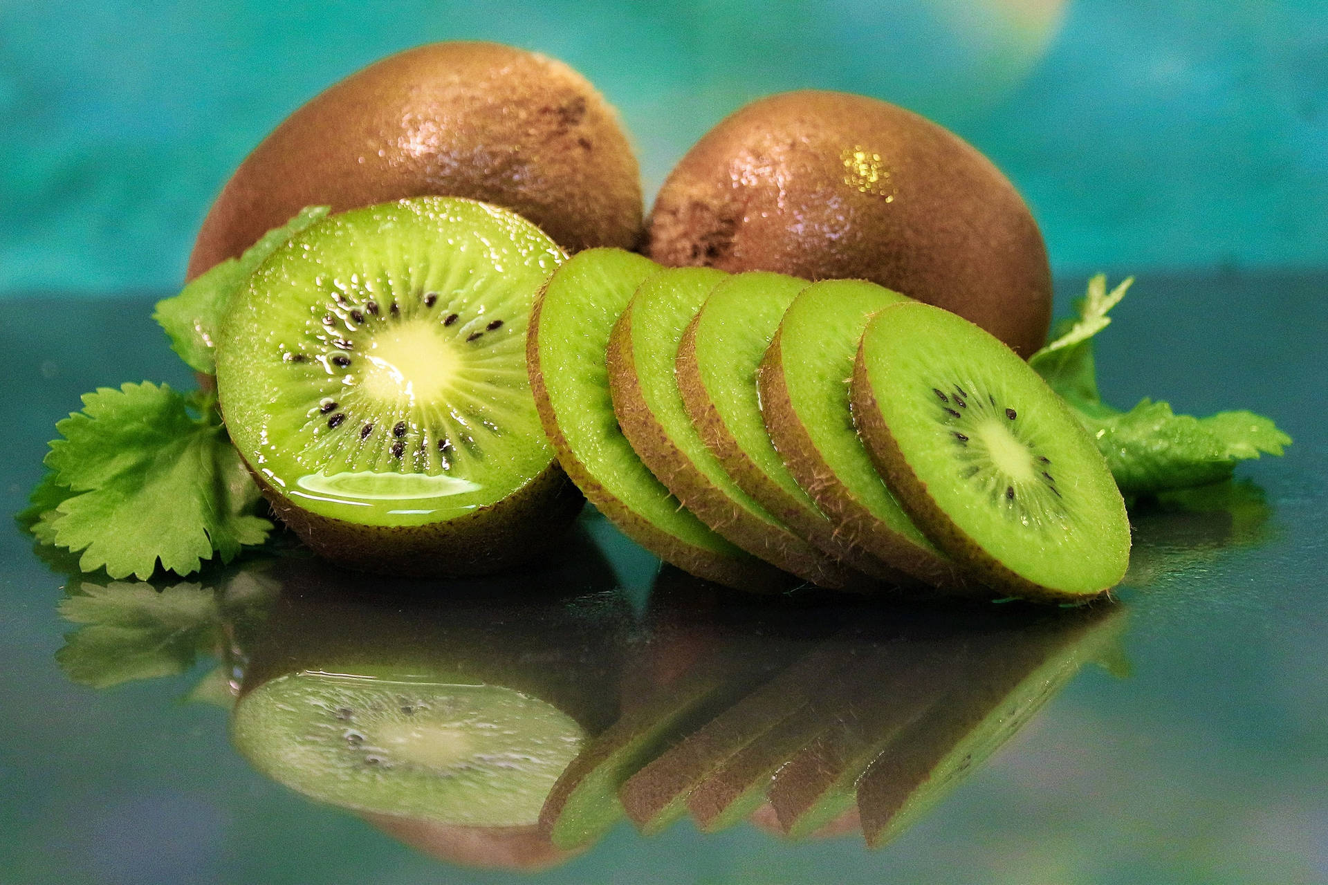 Kiwi Wallpaper