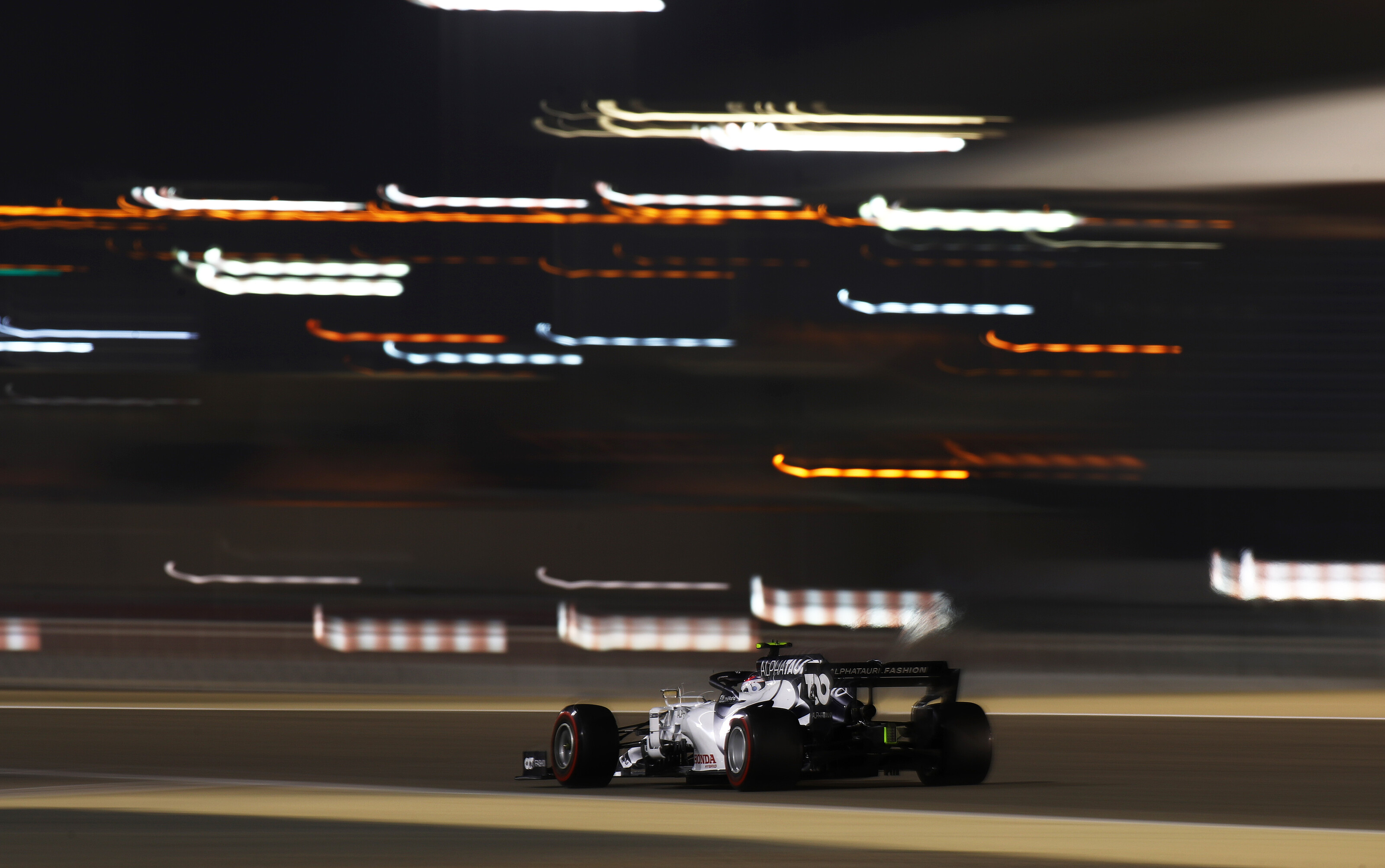 Scuderia AlphaTauri all know night picture are stunning, so why not add them to your wallpaper?