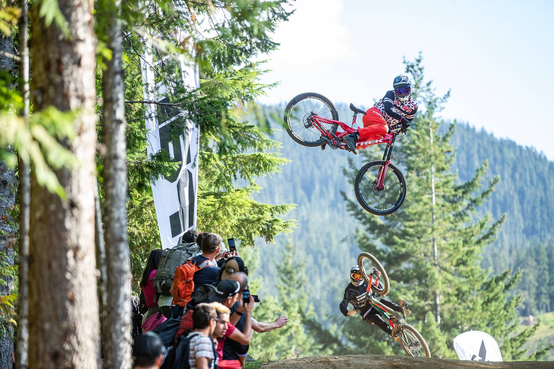 Download 4k Mountain Bike Whip Trick Wallpaper