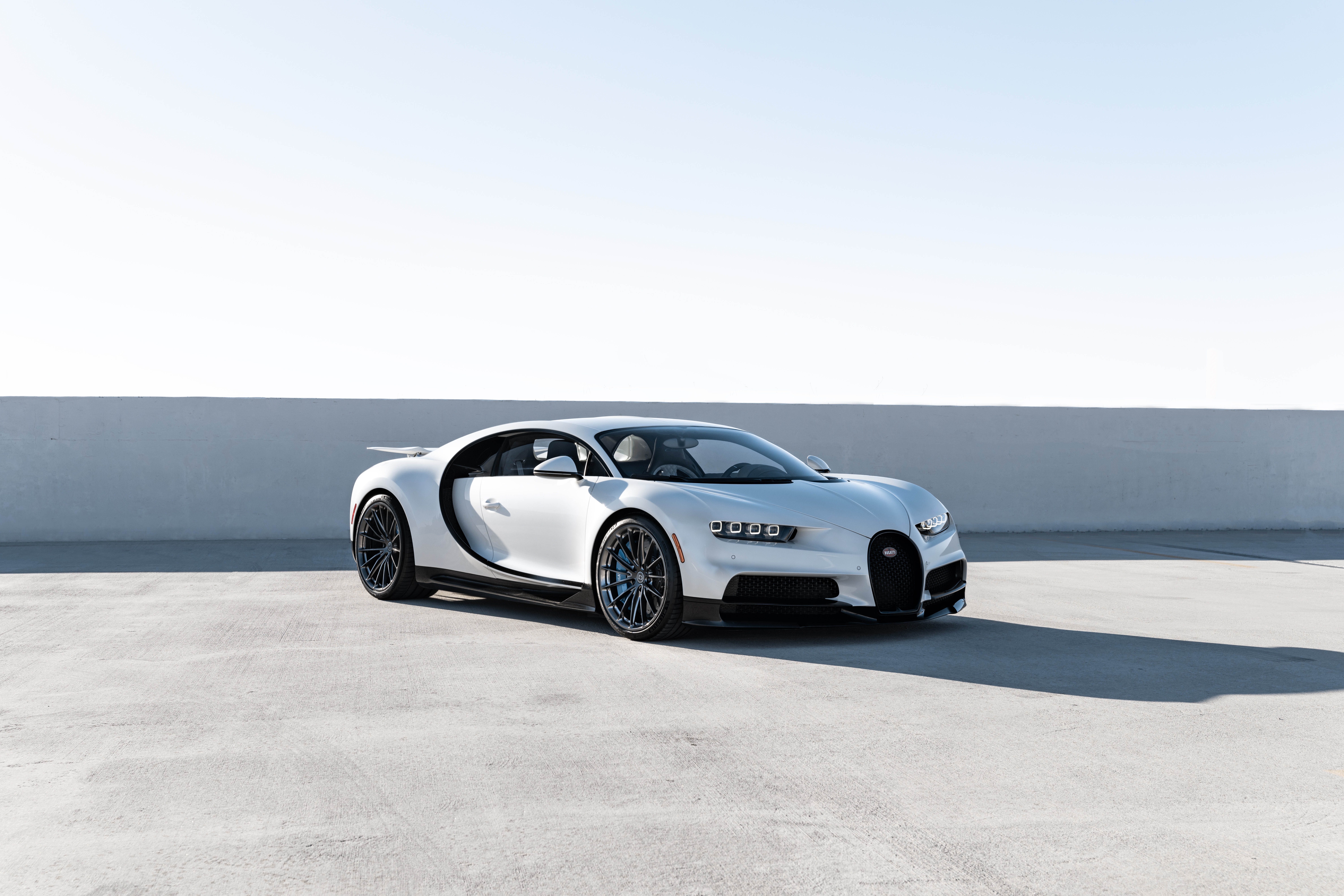Download Vehicle Bugatti Chiron 8k