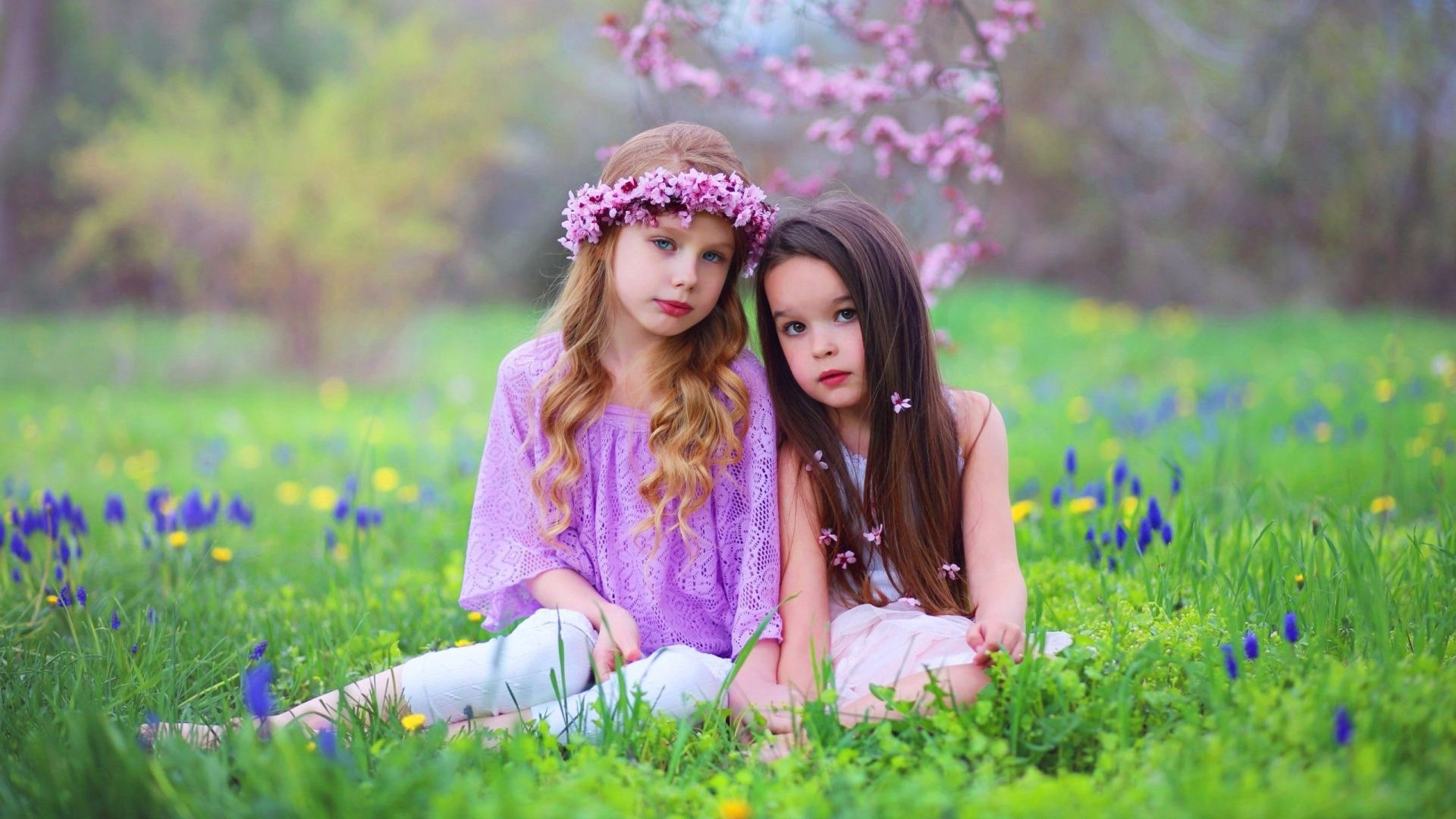 Two sisters Wallpaper Download