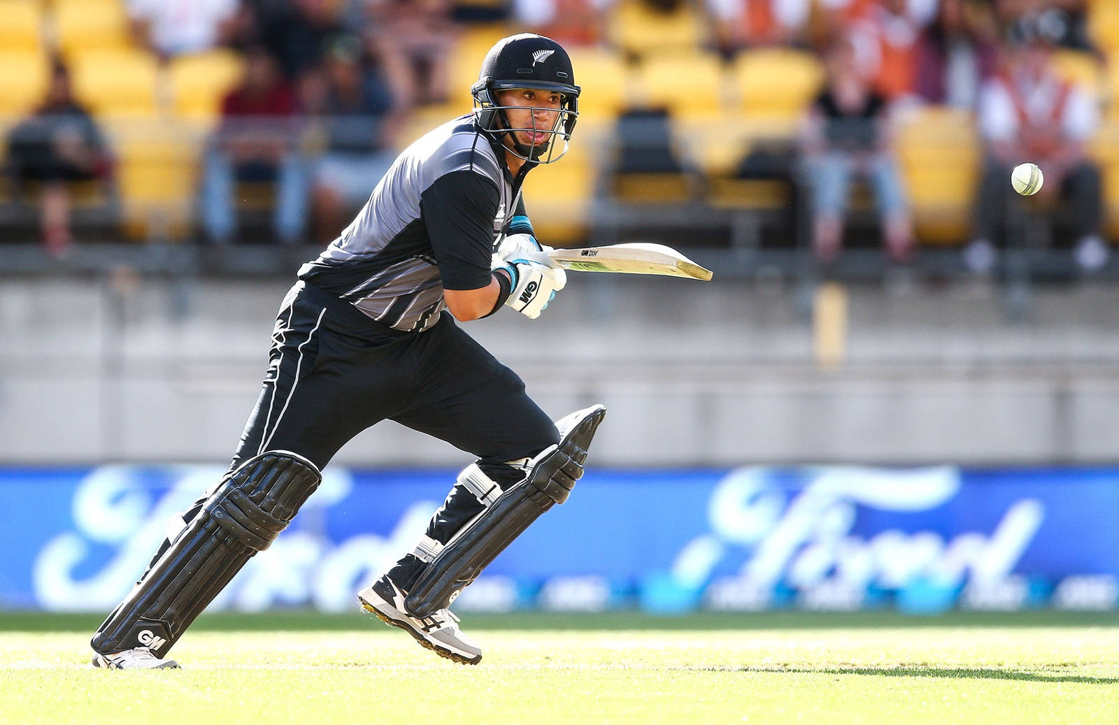 Download New Zealand Cricket Batsman Ross Taylor Wallpaper