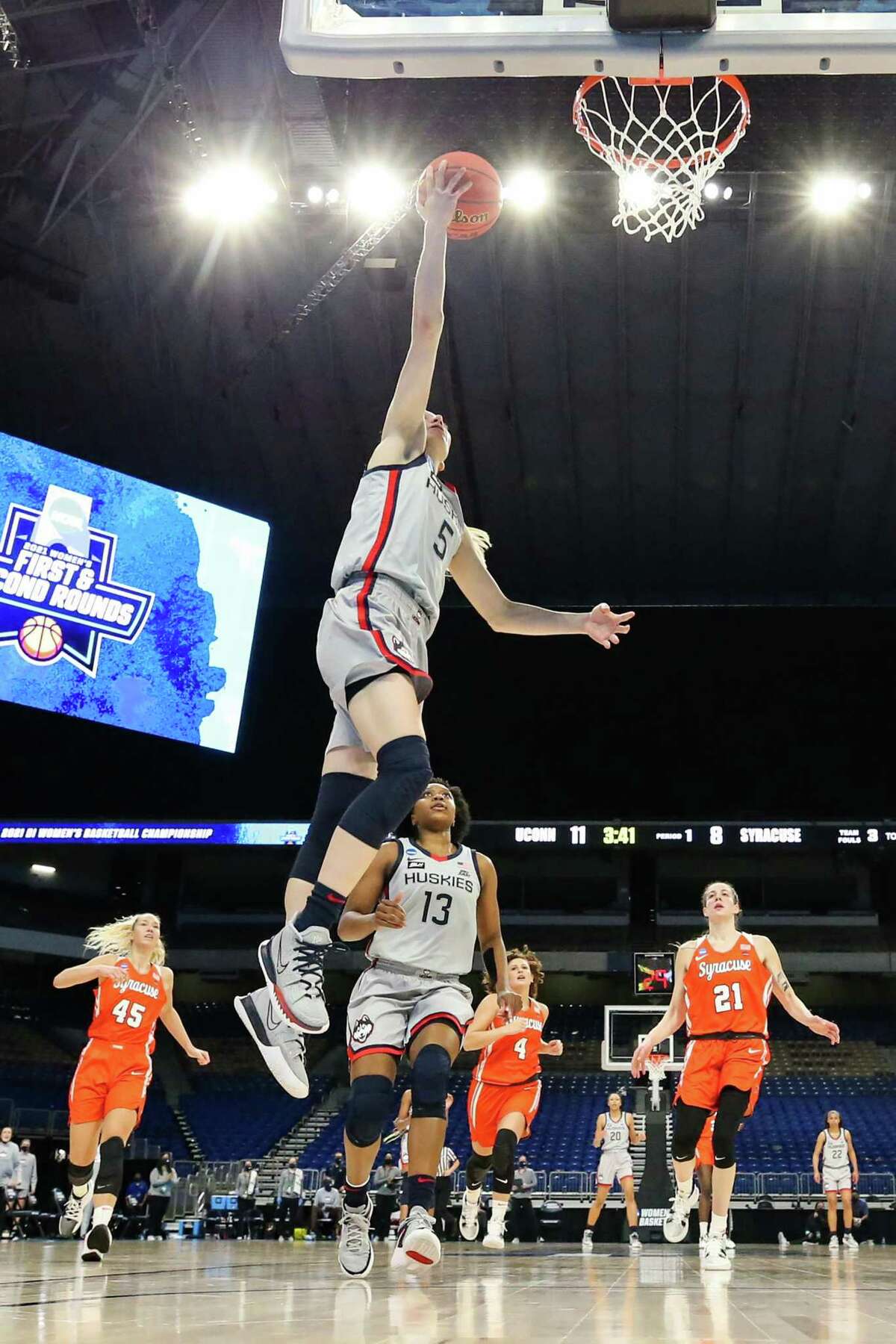 Freshman Phenom: How UConn's Paige Bueckers' 2020 21 Season Stacks Up Against The All Time Greats