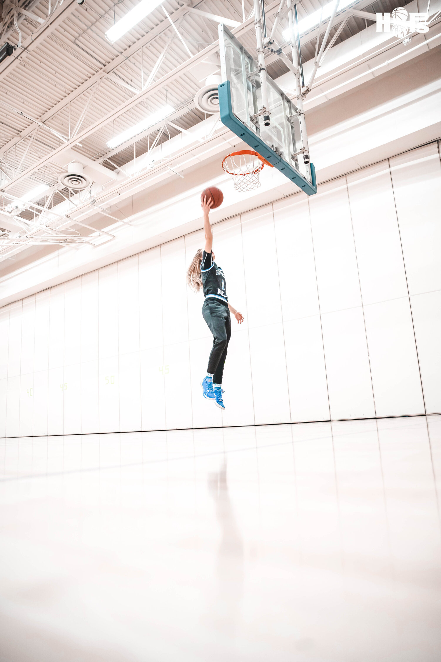 B R HOOPS PAIGE BUECKERS