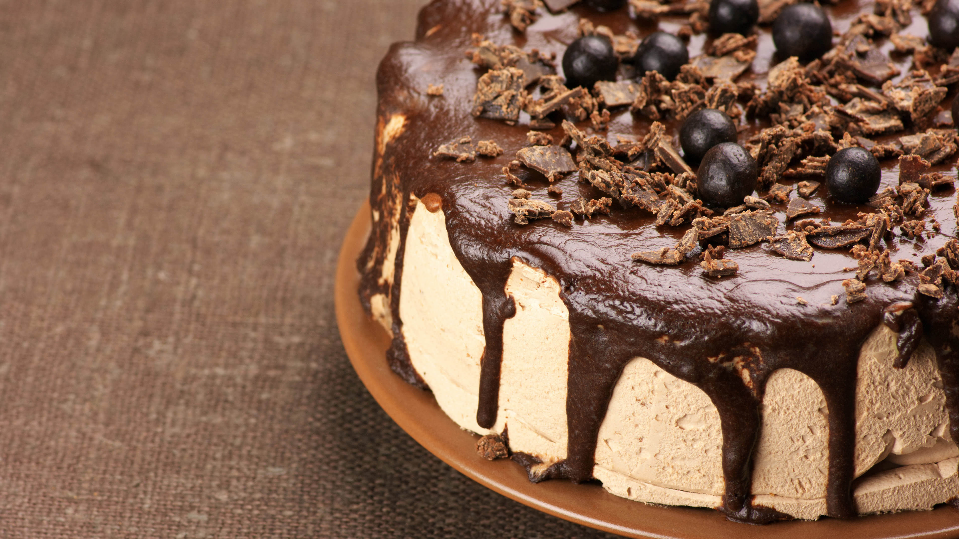 Chocolate Cream Cake UHD 4K Wallpaper