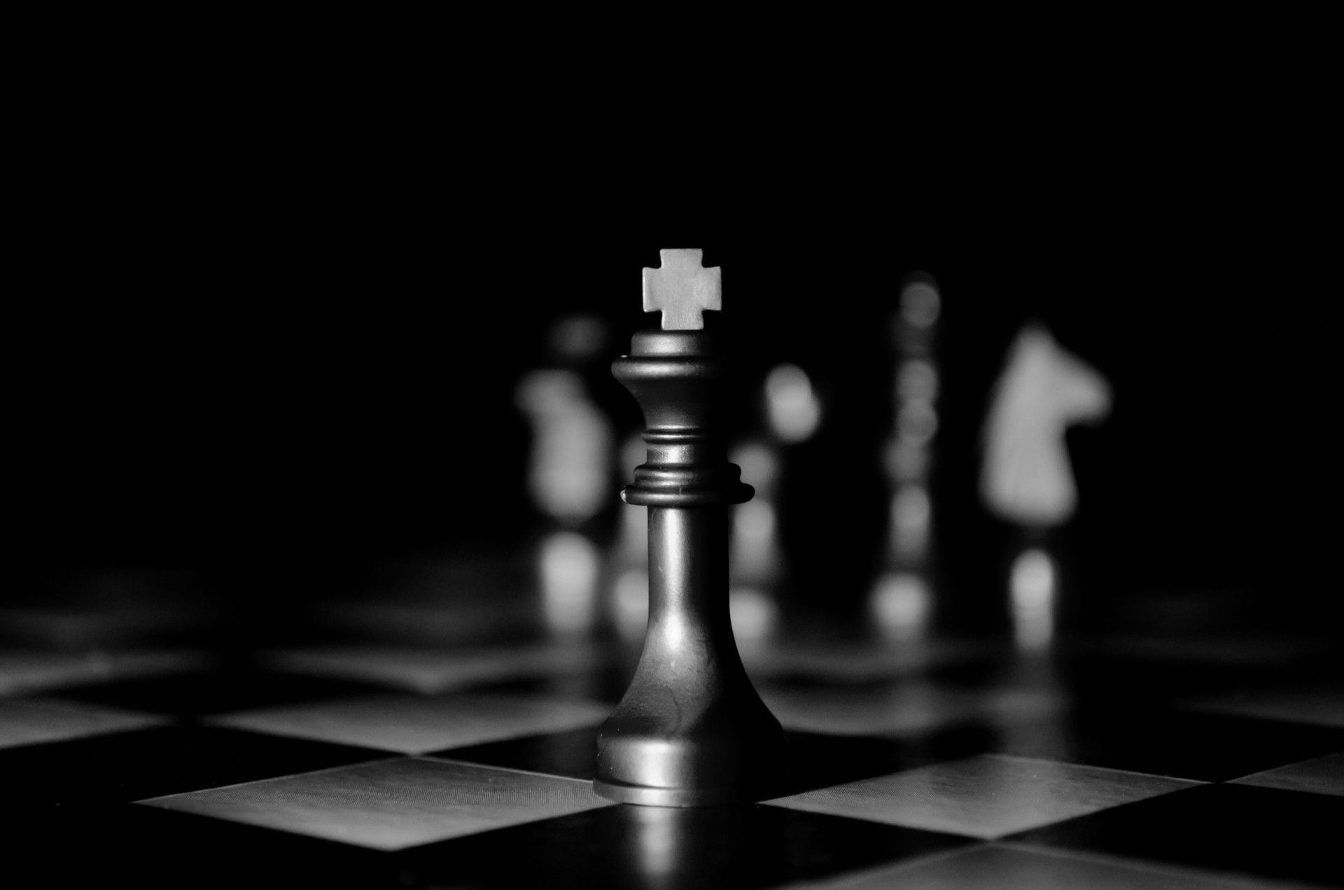 Chess, king, figure, game, board, shadow, dark, HD wallpaper
