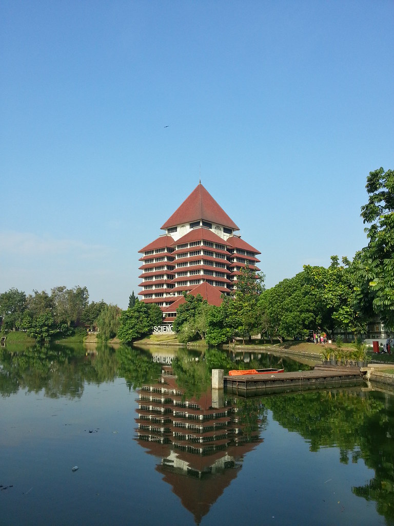 Gedung Rektorat Universitas Indonesia. The Center Office Ad
