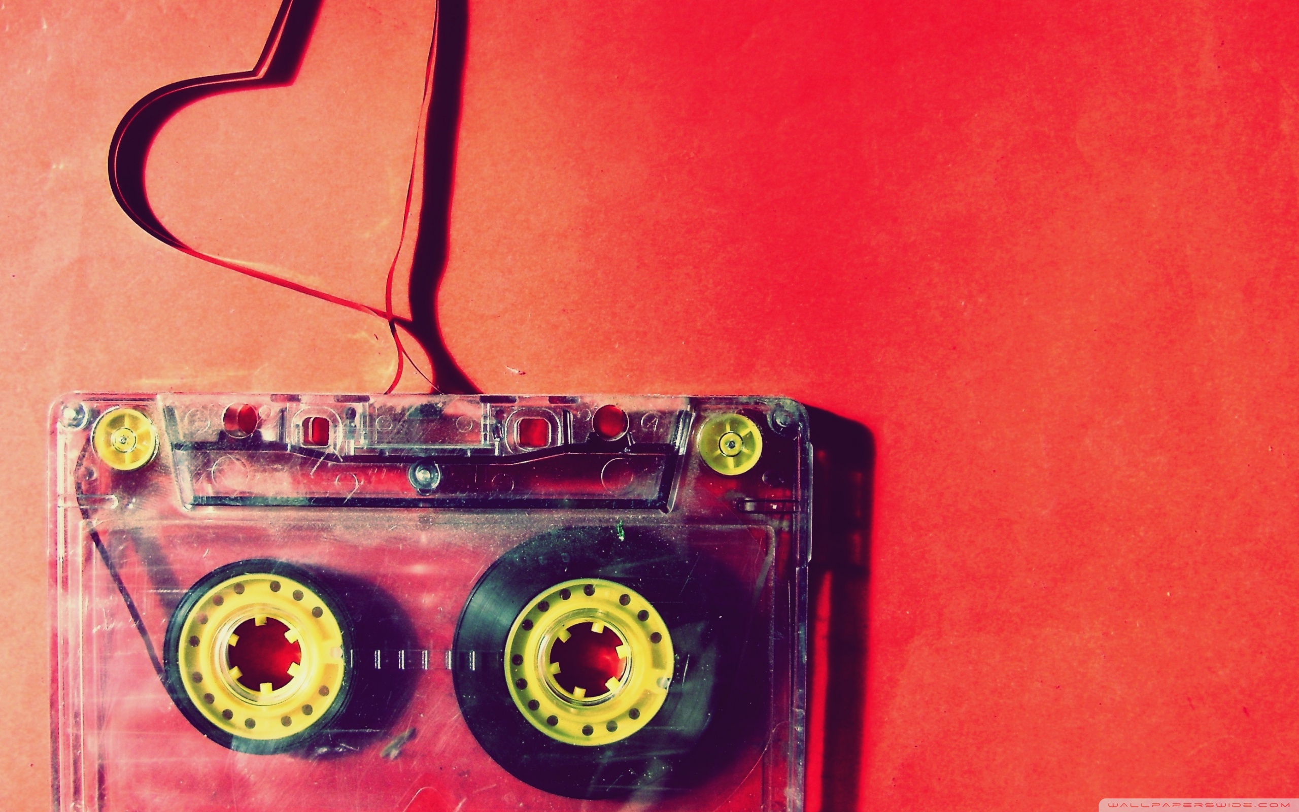 Love Cassette Ultra HD Desktop Background Wallpaper for 4K UHD TV, Widescreen & UltraWide Desktop & Laptop, Tablet