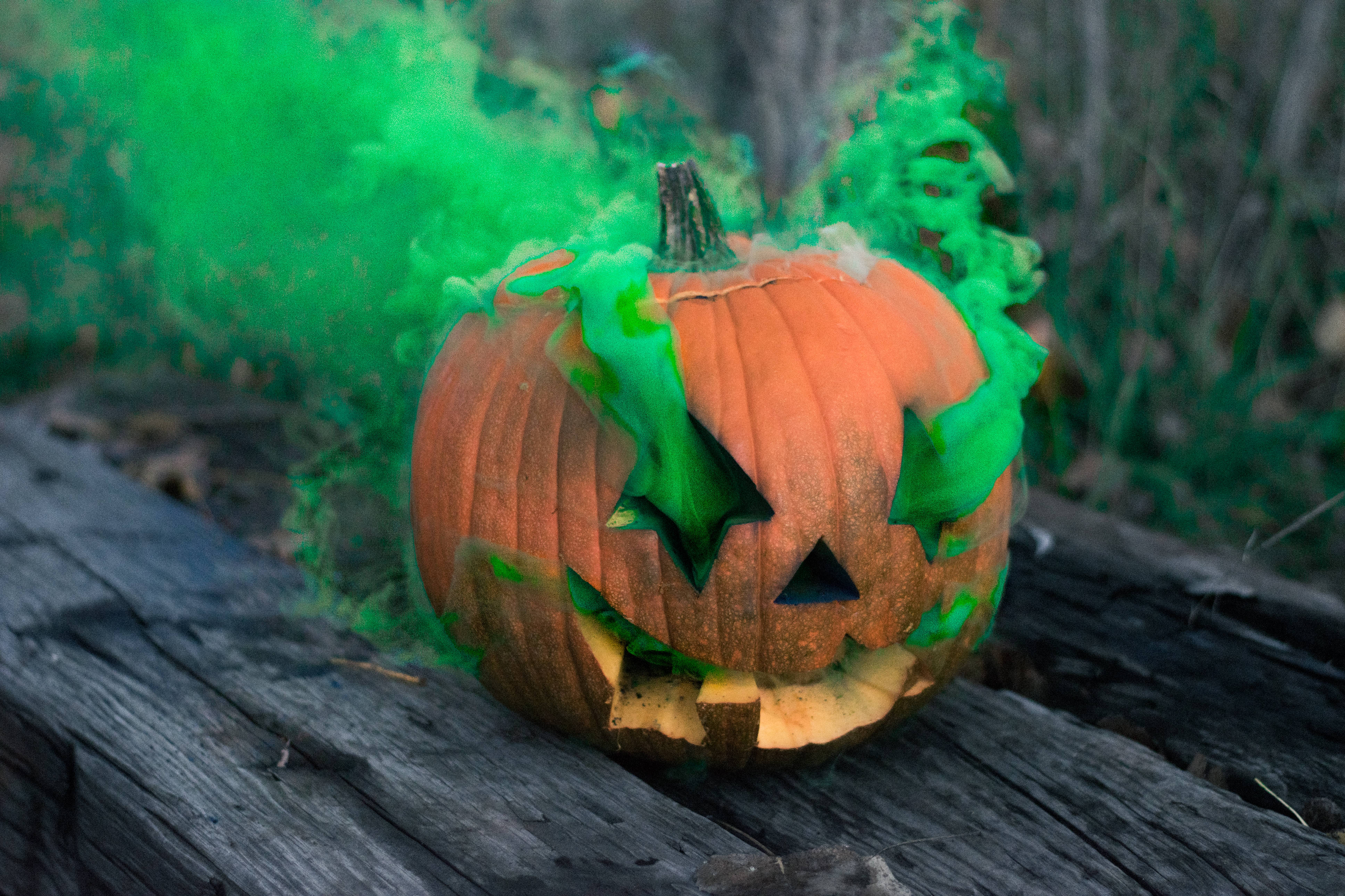Download Halloween Pumpkin Green Smoke Wallpaper