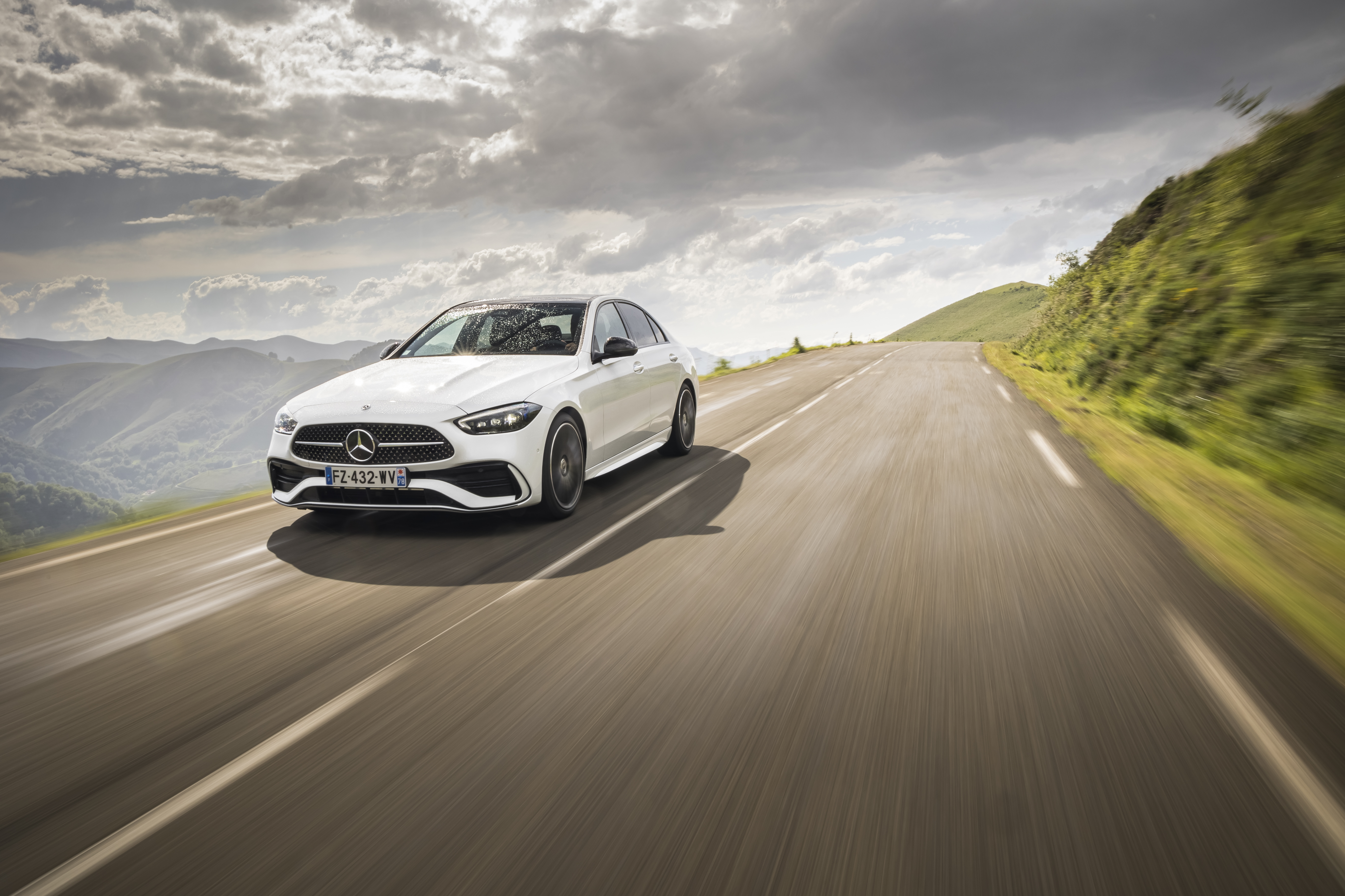 White Mercedes Benz C 220 D AMG Line Worldwide (W206)