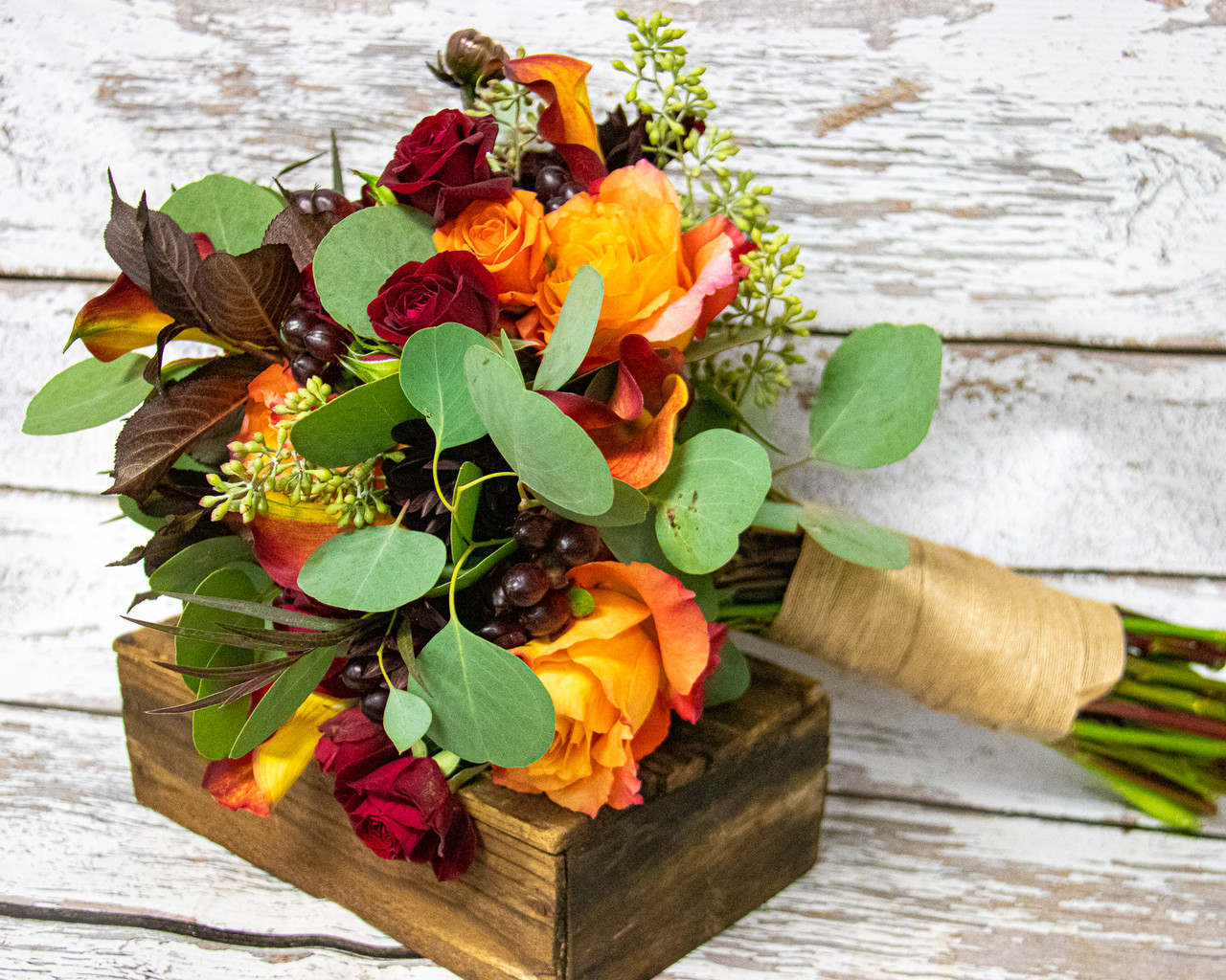 How to Preserve Flowers & Wedding Bouquet: 8 Methods