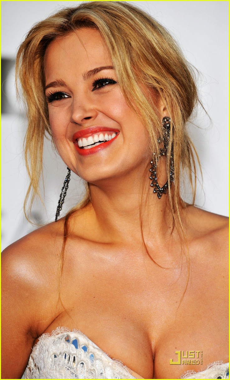 Petra Nemcova Parties with Brad Pitt: Photo 1150571. Petra Nemcova Photo. Just Jared: Entertainment News