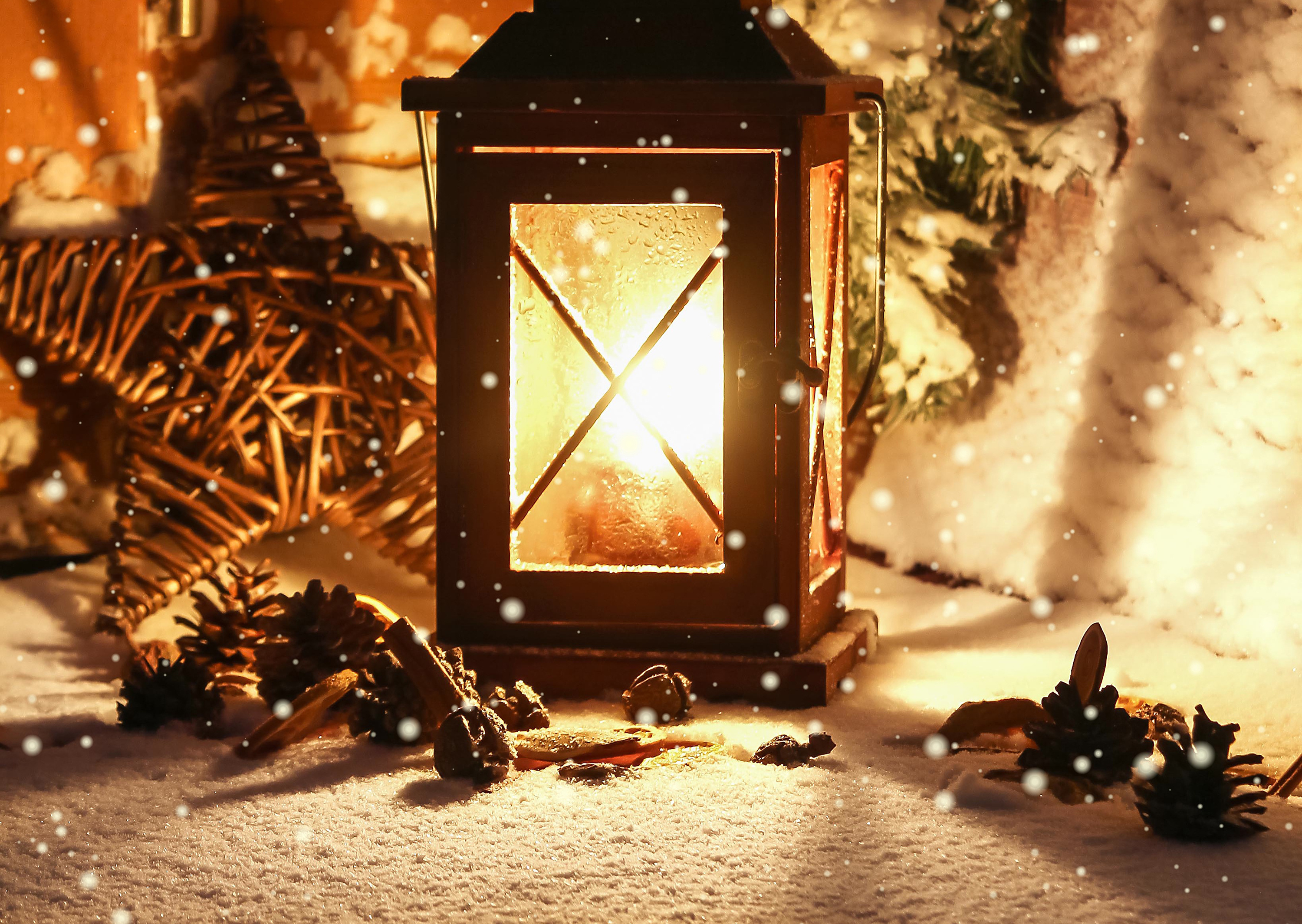 Winter flashlight candle light lantern lamp bokeh f wallpaperx2130
