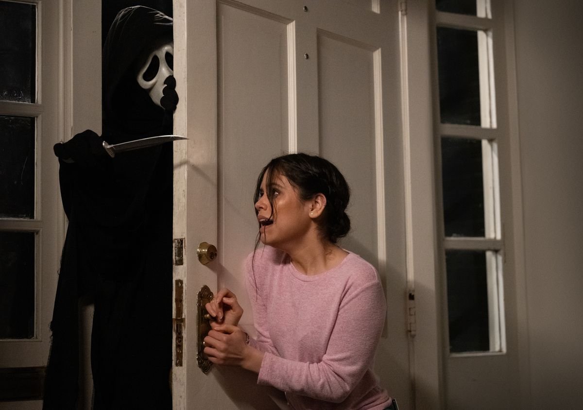 Review: 'Scream' is a worthy sequel