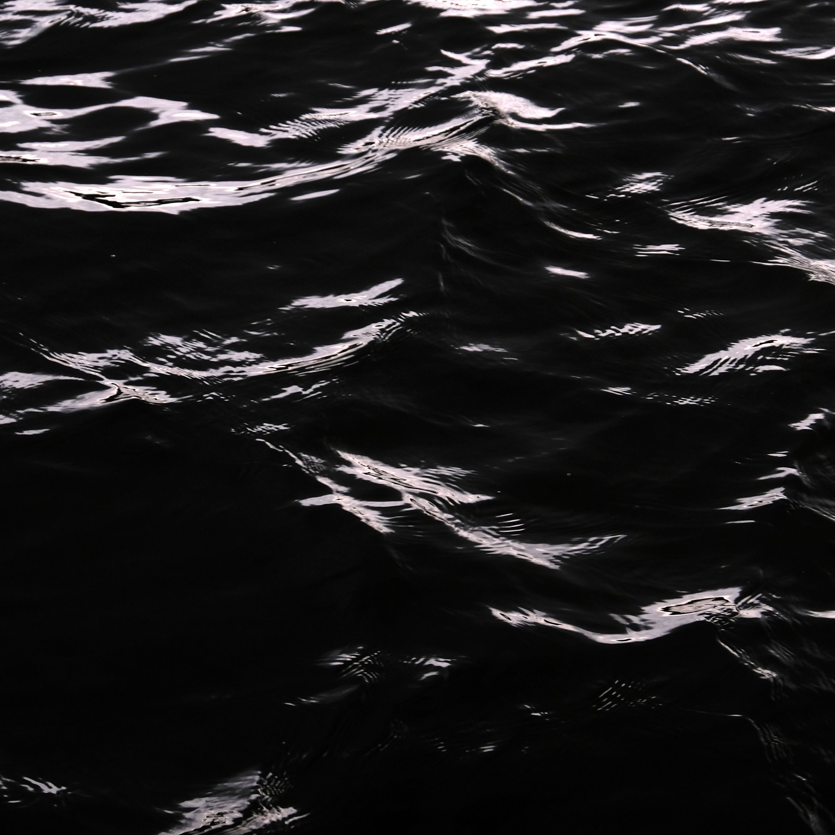 Download wallpaper 2780x2780 water, waves, black and white, black ipad air, ipad air 2, ipad 3, ipad 4, ipad mini 2, ipad mini 3, ipad mini 4, ipad pro 9.7 for parallax HD background