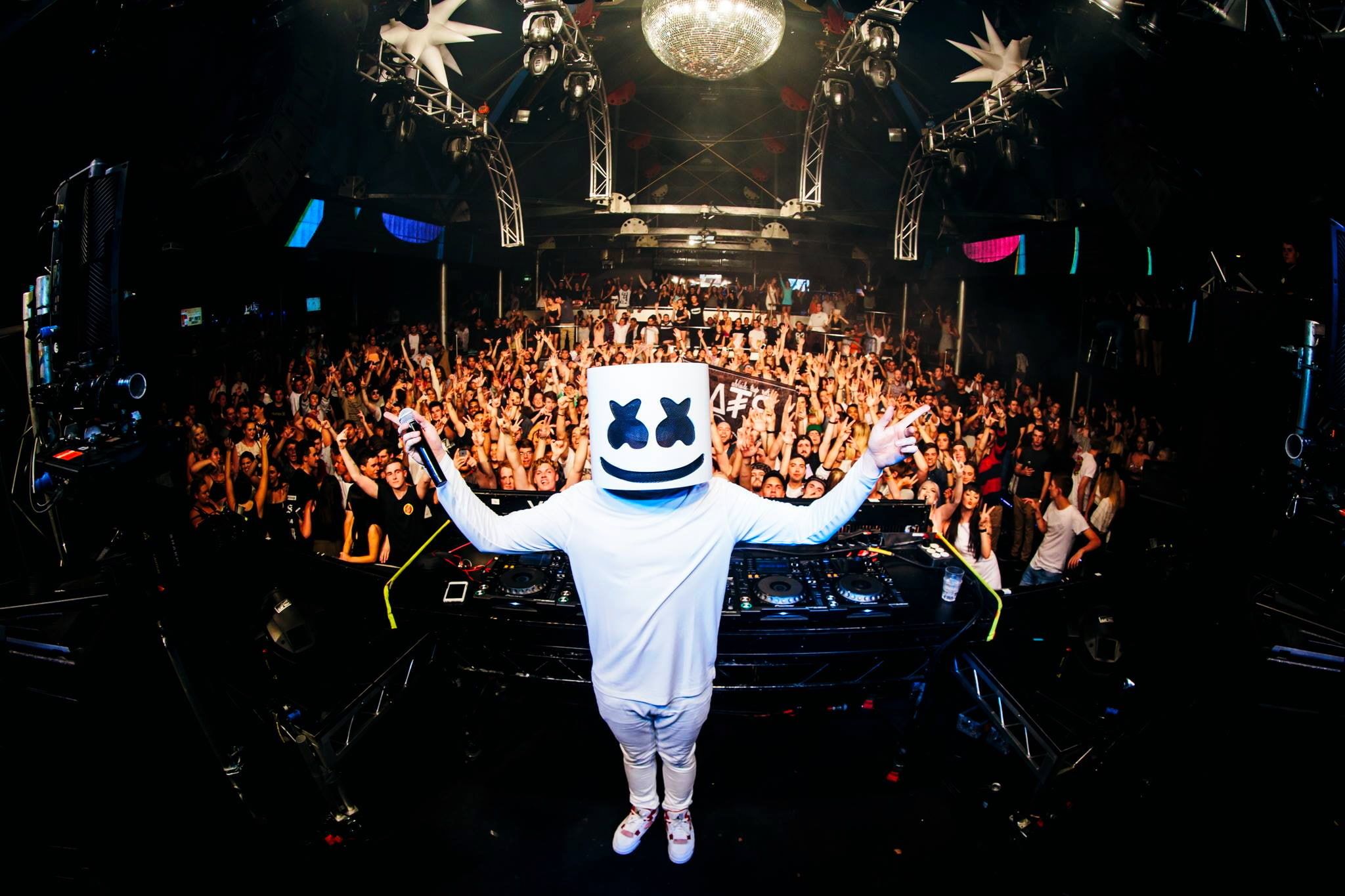 DJ Marshmello #music #club #dance #marshmello P #wallpaper #hdwallpaper #desktop. Dj, Marshmallow image, Smile image