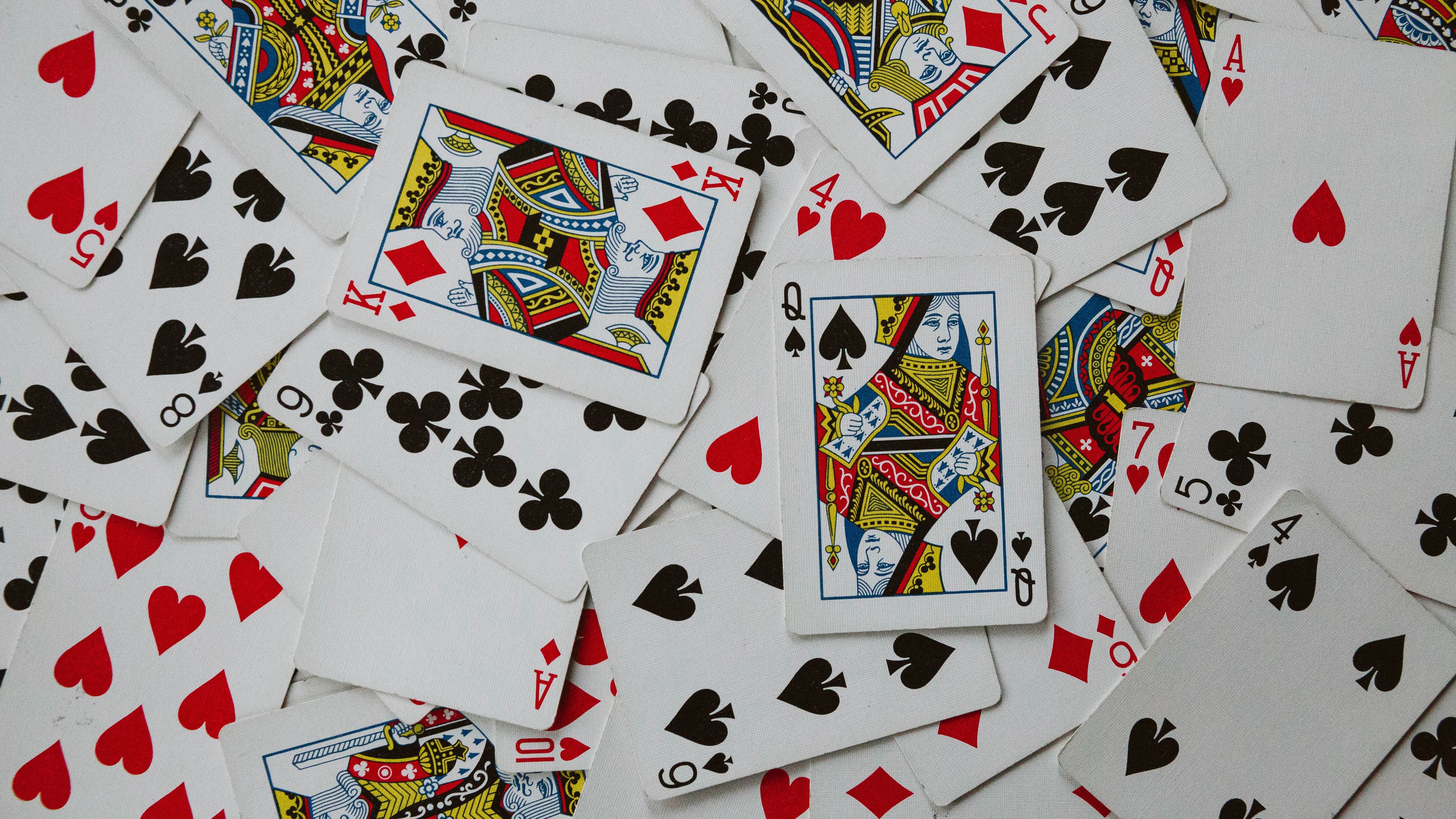 Download wallpaper 3840x2160 playing cards, cards, pattern 4k uhd 16:9 HD background