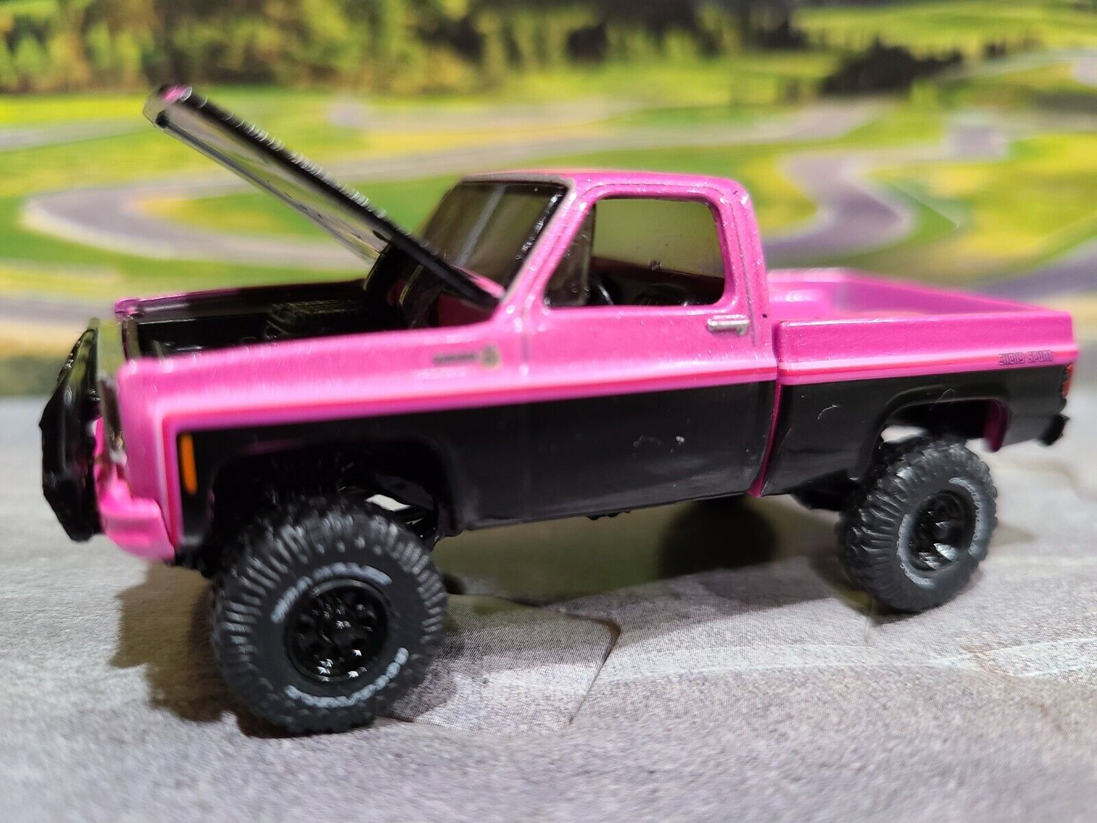 M2 Machines Pink 1979 Chevrolet Scottsdale Chevy Sport, Lifted, Loose