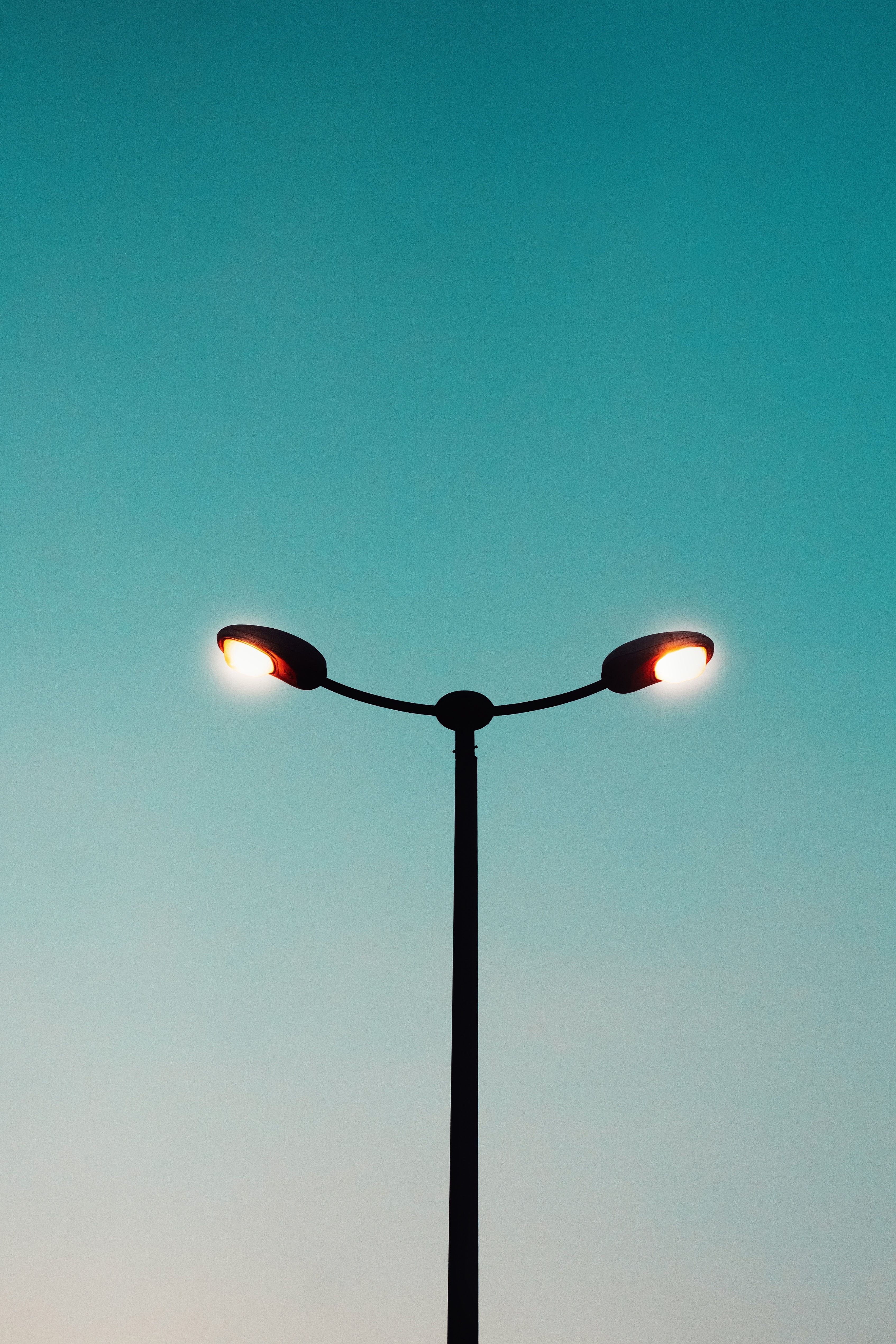 Wallpaper Black and Red Street Light During Night Time, Background Free Image