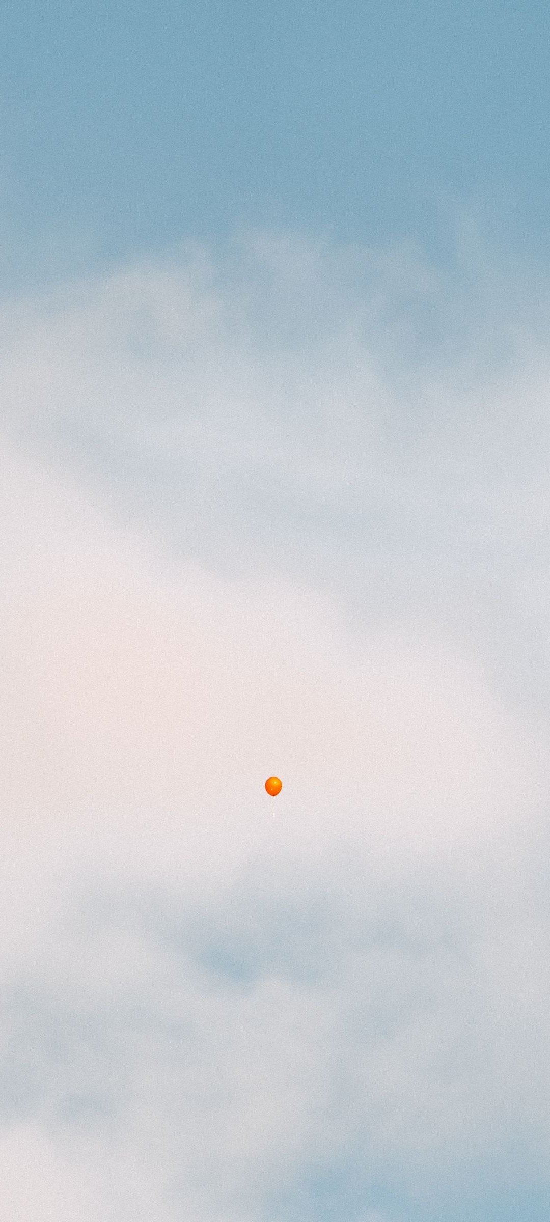 Minimalist Sky Ballon Wallpaper