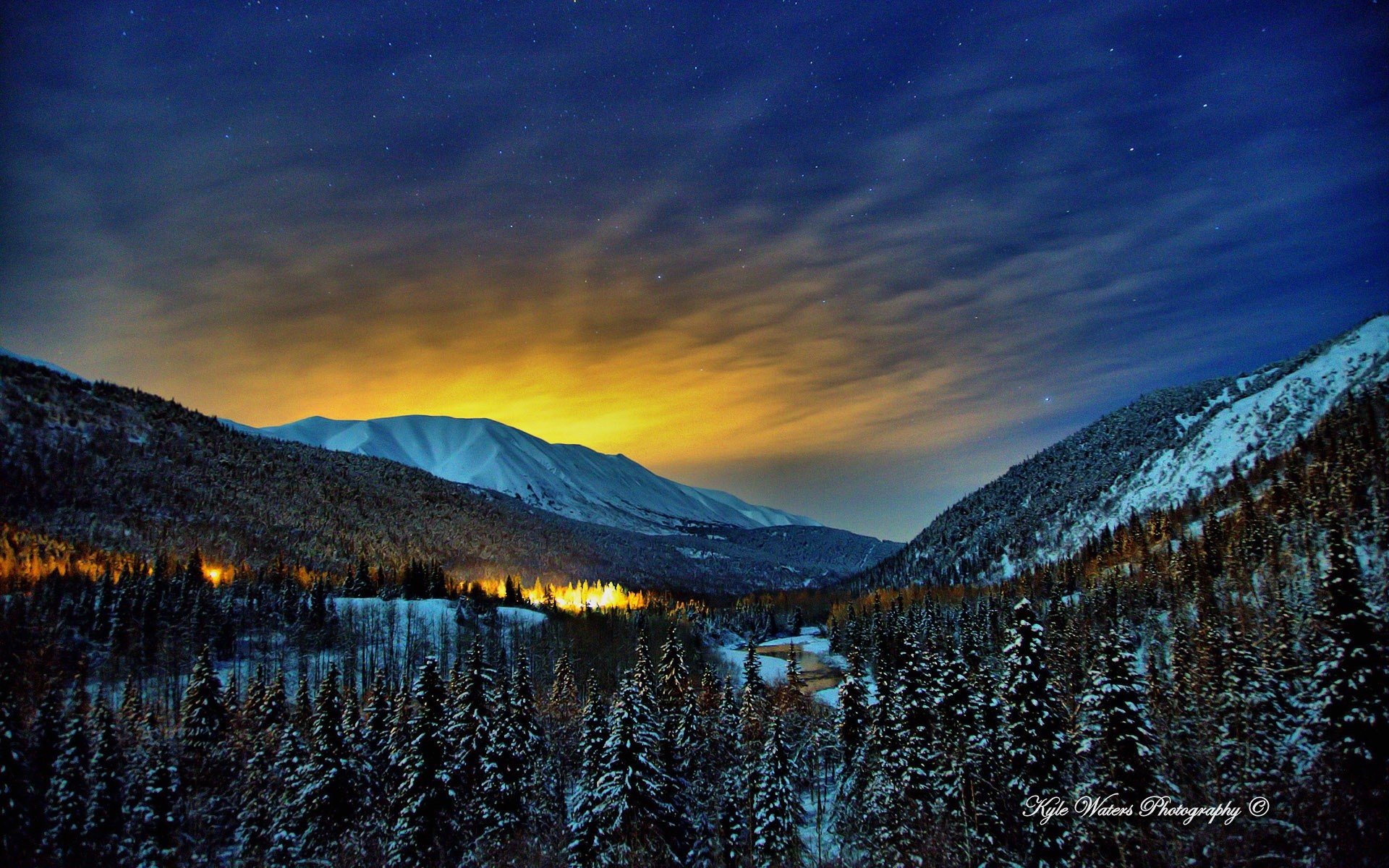 Winter nights in Alaska Wallpaper Full HD