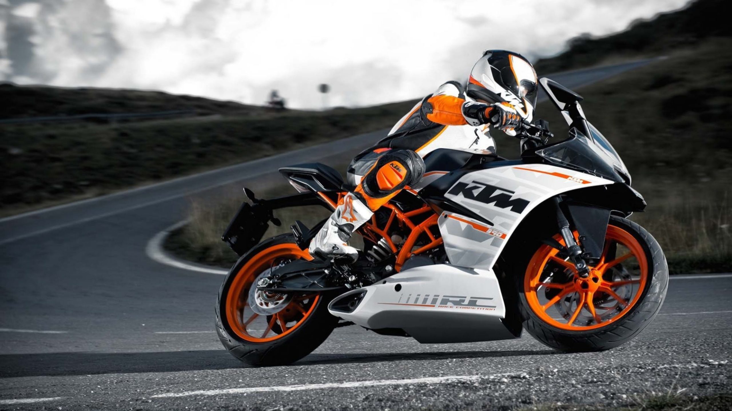 KTM Motorcycle [4K] Wallpaper