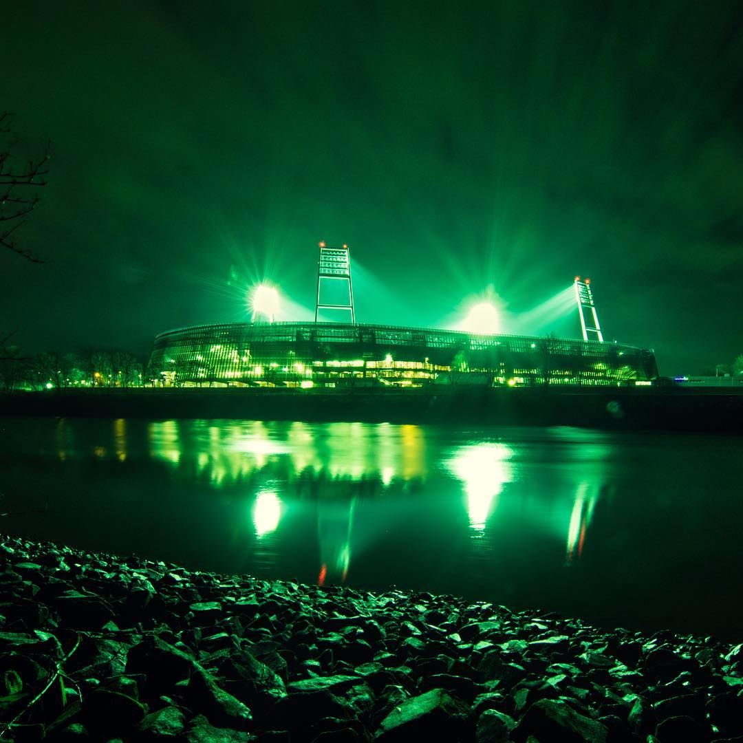 Weserstadion Unter Flutlicht Beim Spiel Gegen TSG 1899 Hoffenheim. Endstand 1:1. Foto Credi. Werder Bremen Bilder, Werder Bremen Logo, Werder Bremen