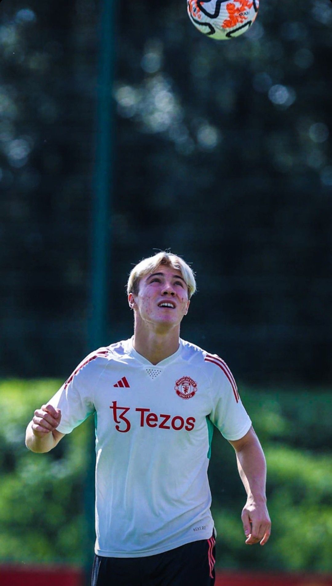 Rasmus Højlund. Manchester united wallpaper, Soccer guys, Manchester united