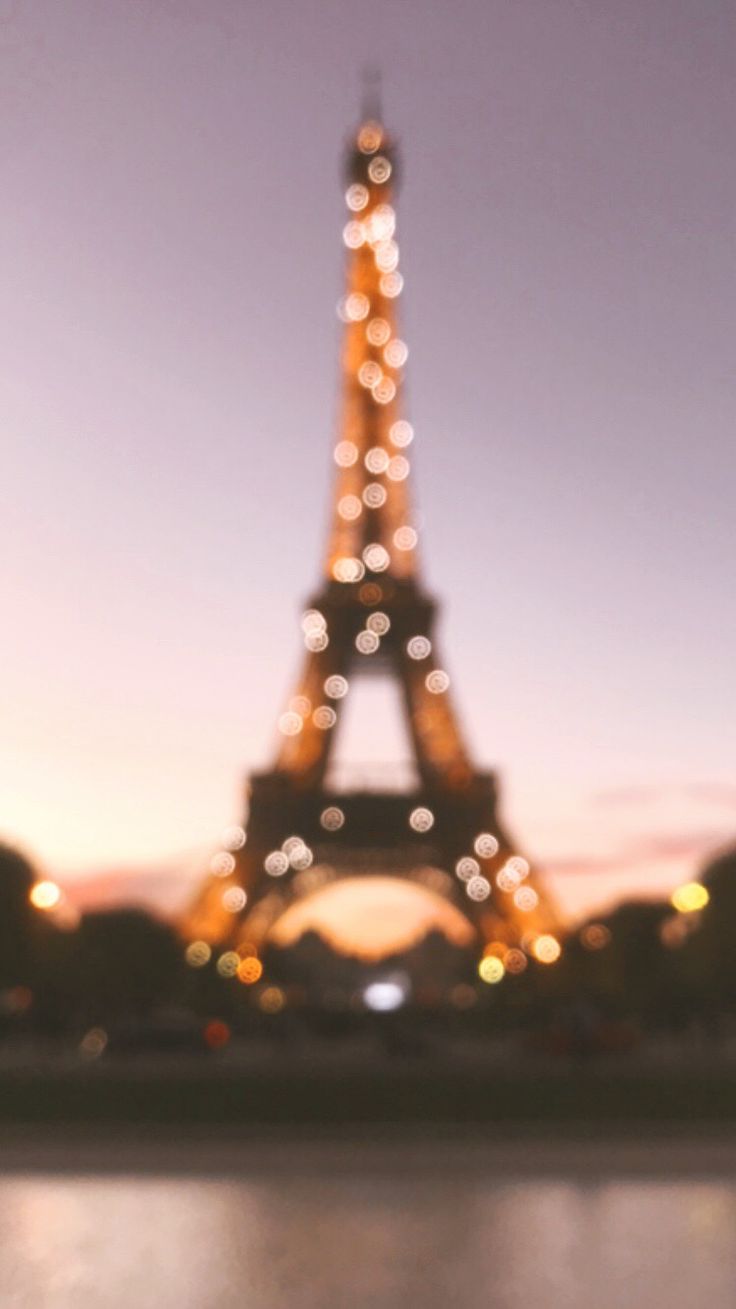 Eiffel Tower in September. Eiffel tower photography, Paris wallpaper, Photo wall collage