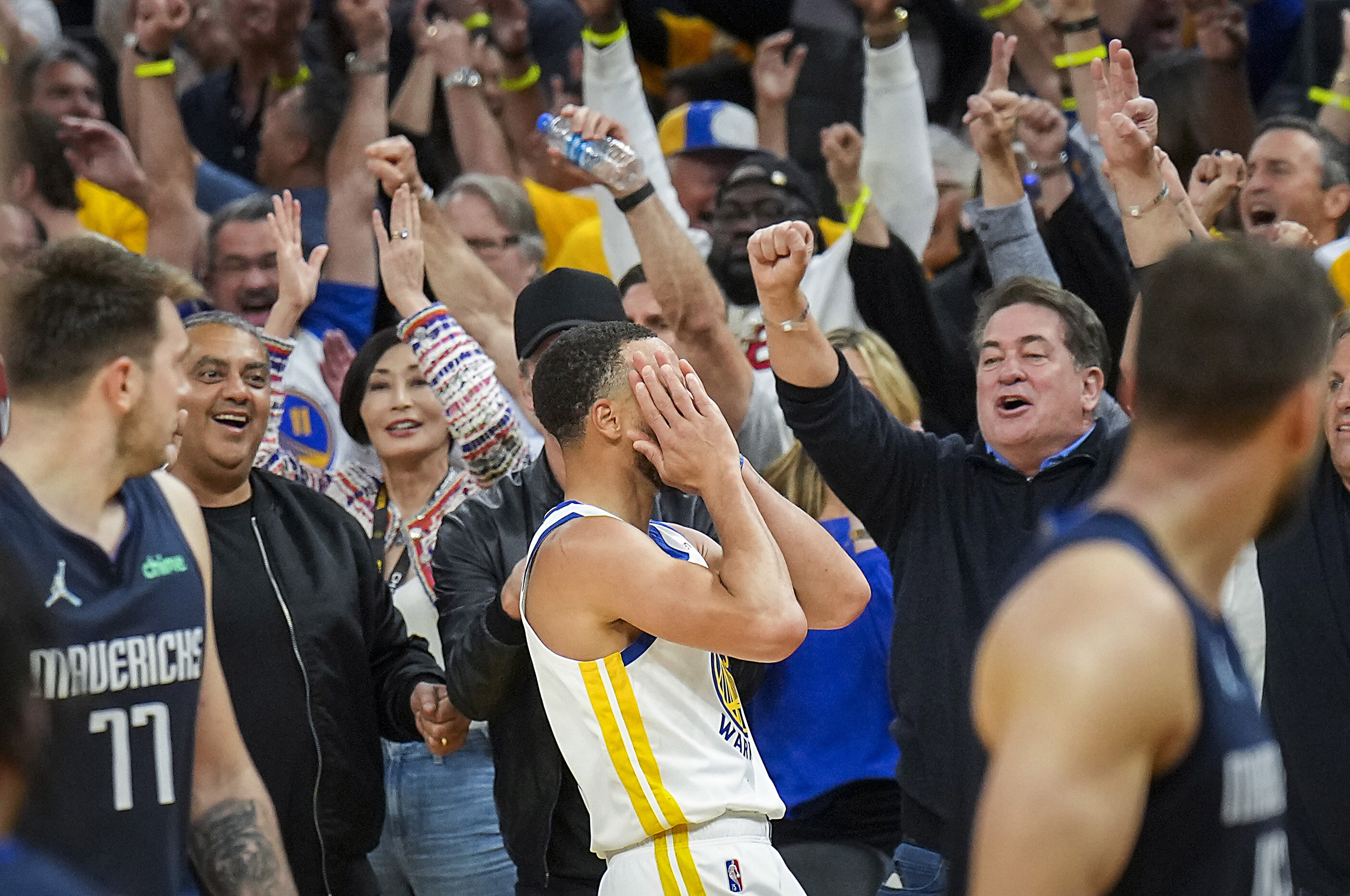 Steph Curry says 'night night' celebration was spontaneous, not directed