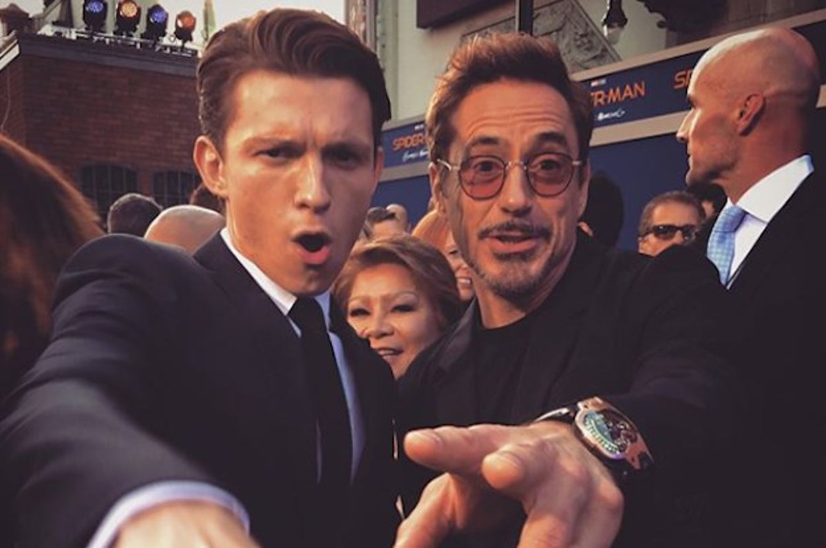 Picture Of The Marvel Casts Hanging Out And Being Adorable